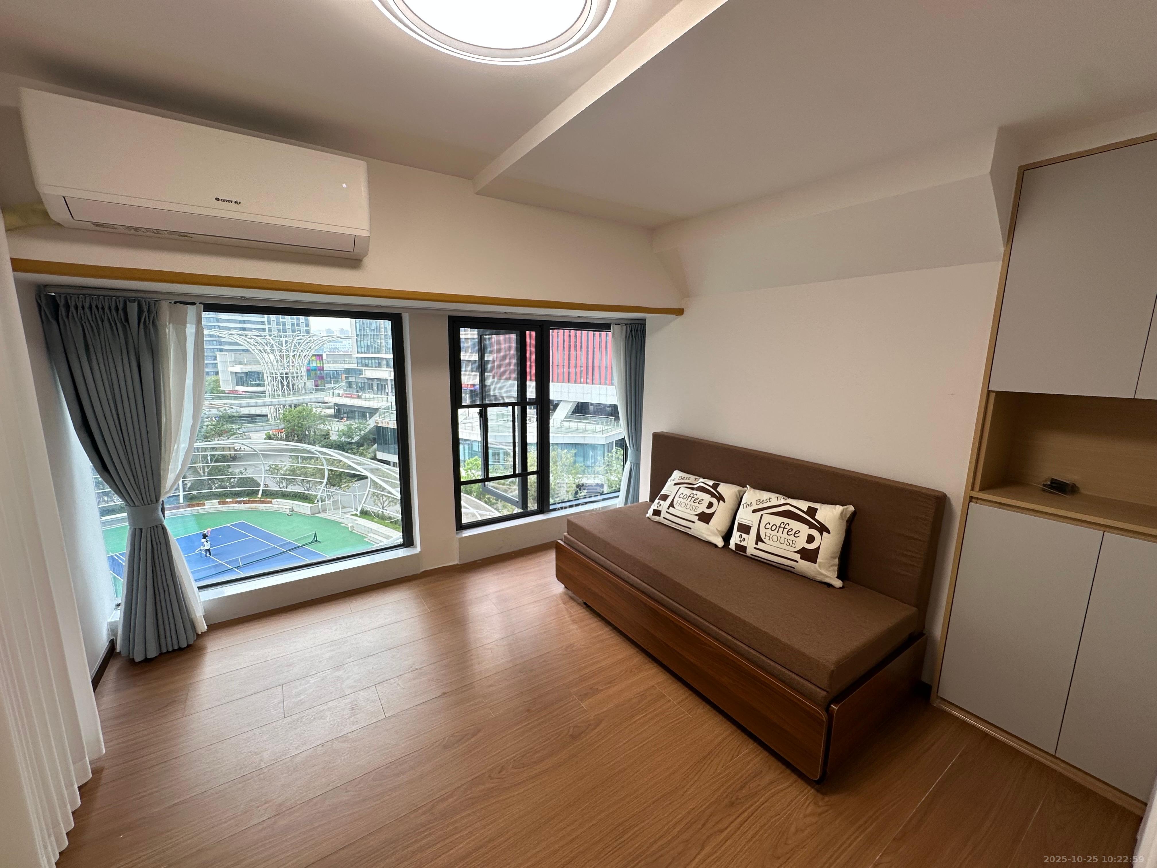 保利中环广场(保利中悦苑)  2室1厅1卫    2600.0元/月 保利中环广场(保利中悦苑)  2室1厅1卫    2600.0元/月室内图