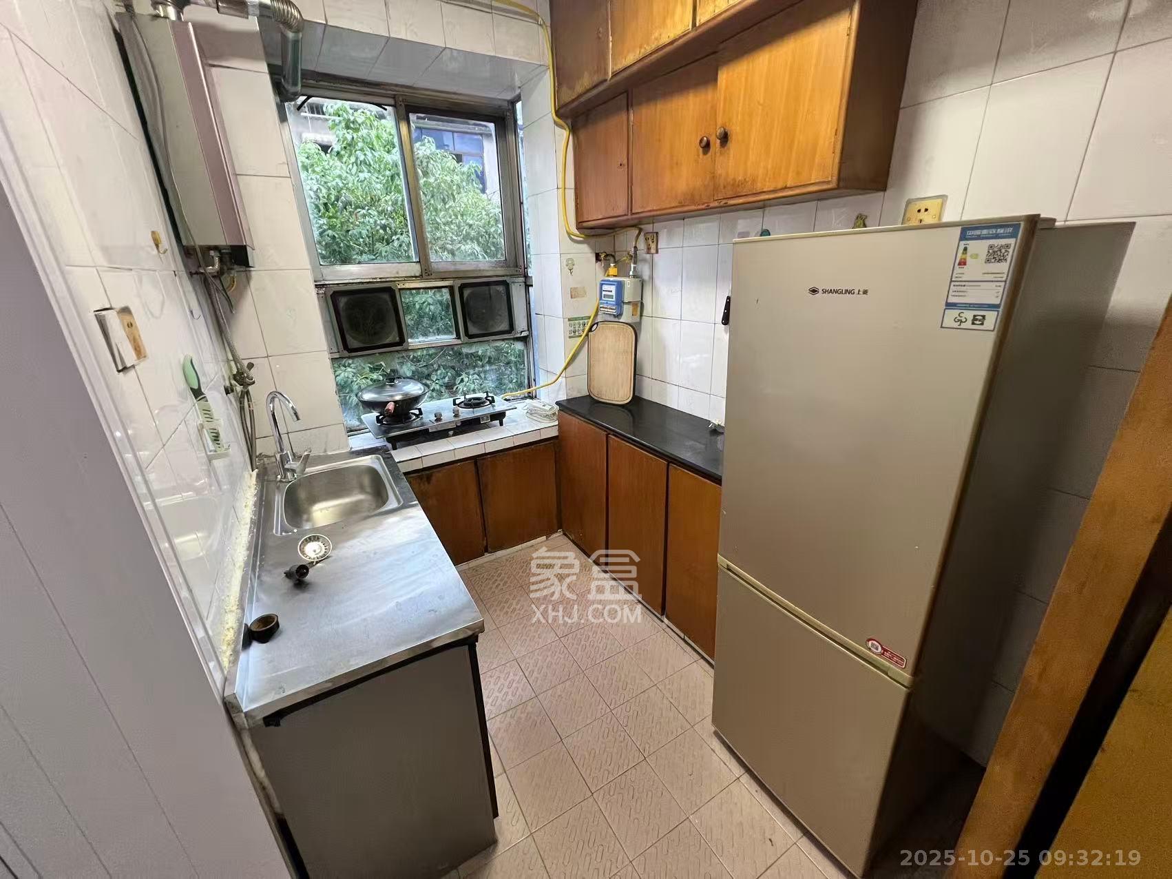 砂子塘长沙电机厂宿舍  1室0厅0卫    1300.0元/月 砂子塘长沙电机厂宿舍  1室0厅0卫    1300.0元/月室内图