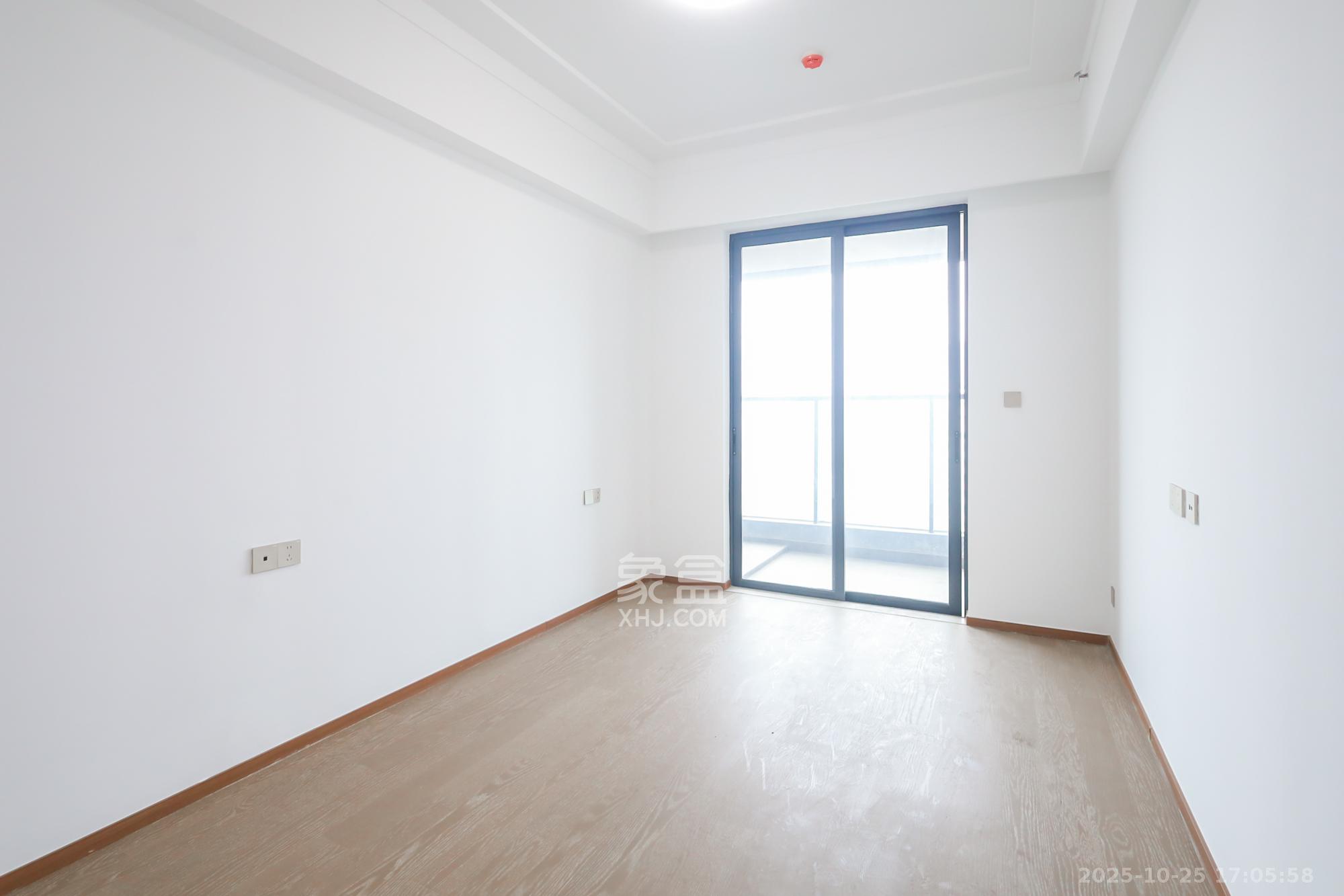 江山印  4室4厅3卫    558.0万 江山印  4室4厅3卫    558.0万卧室