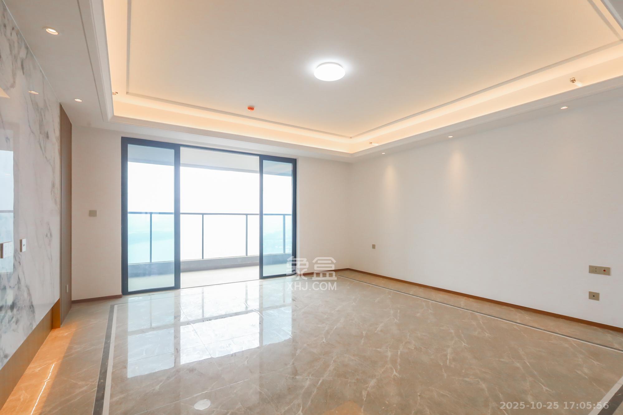 江山印  4室4厅3卫    558.0万 江山印  4室4厅3卫    558.0万客厅