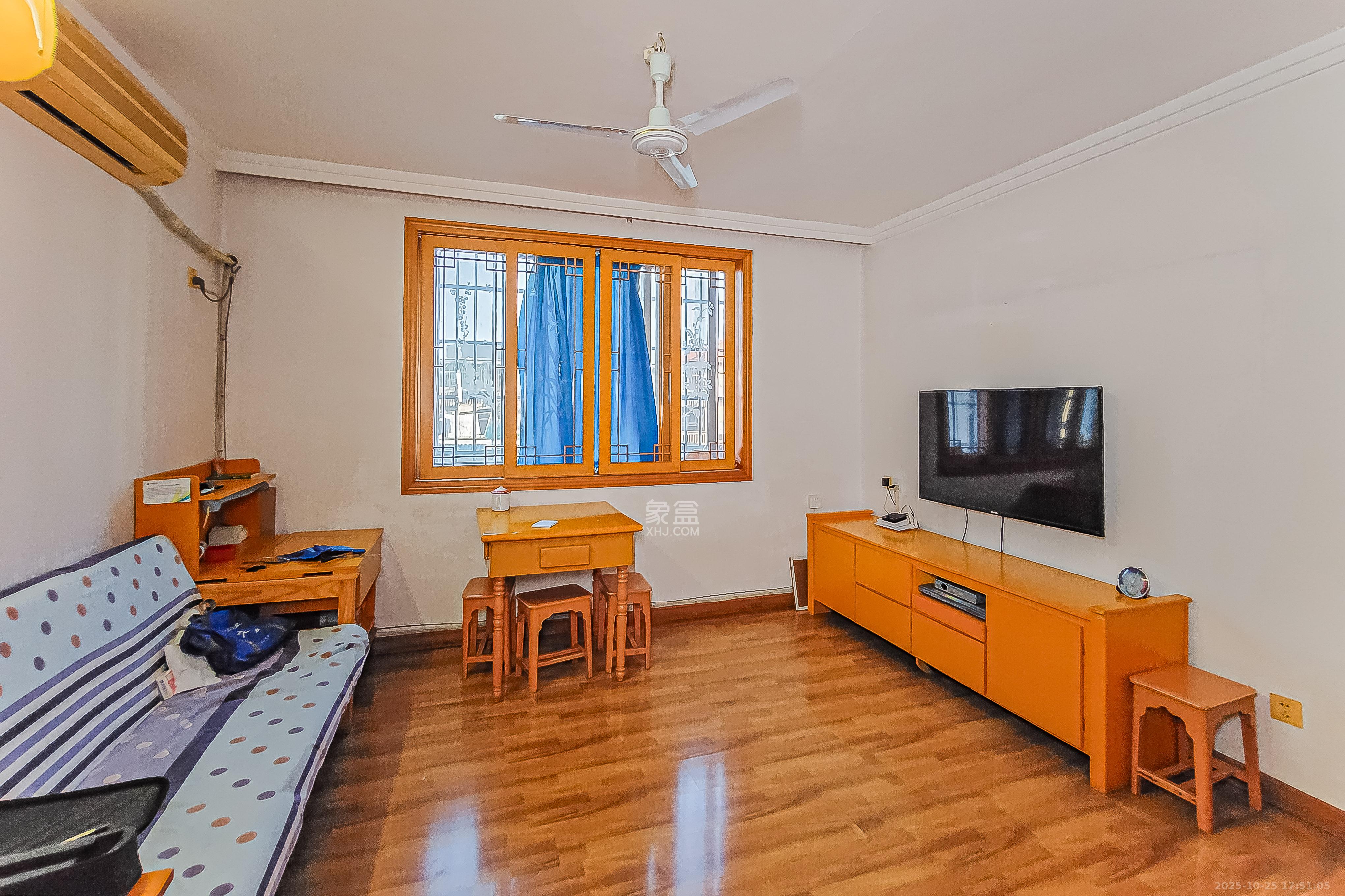 冶金厅宿舍(书院路)  3室1厅1卫    58.0万 冶金厅宿舍(书院路)  3室1厅1卫    58.0万客厅