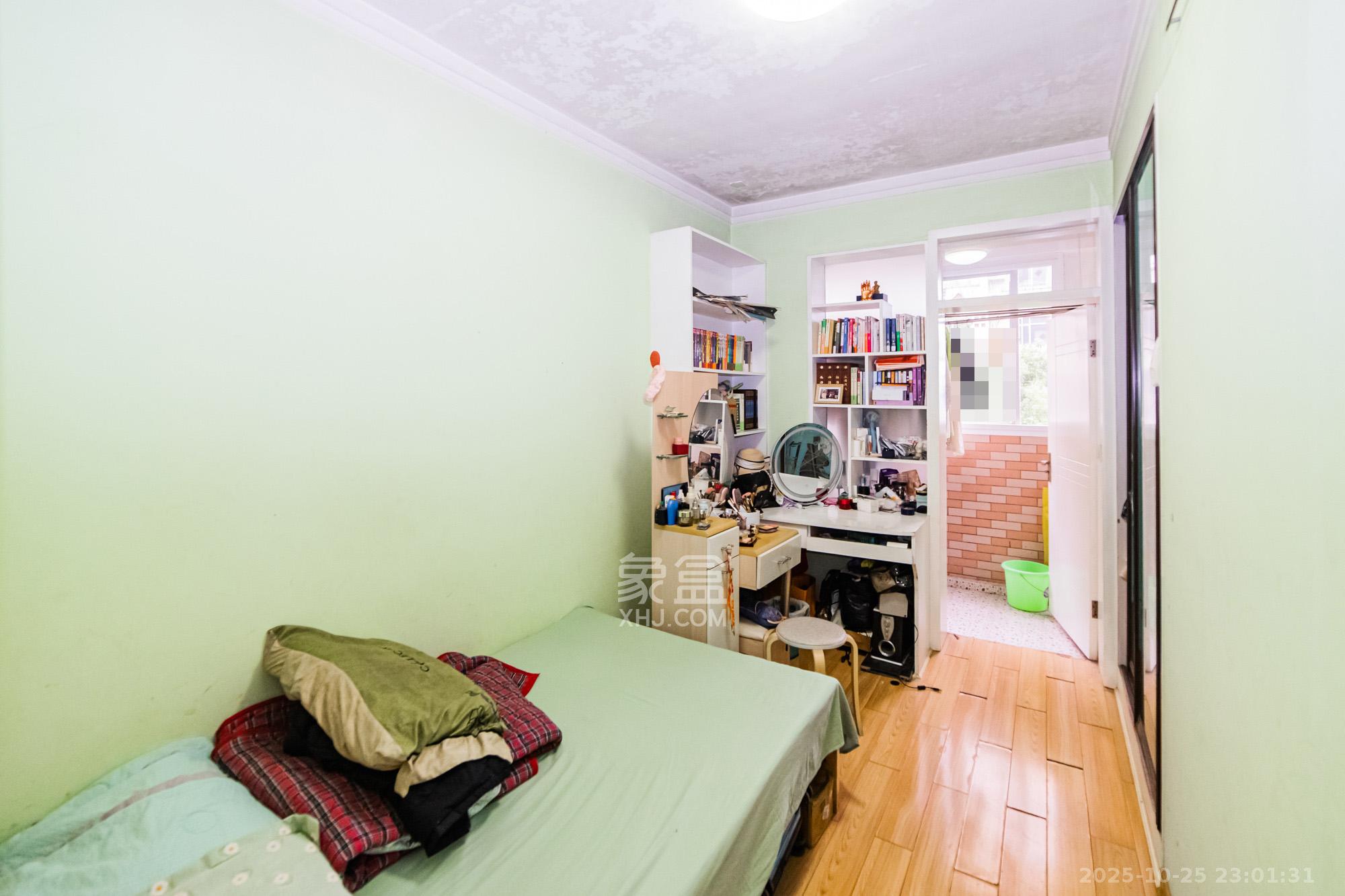 万煦园  3室2厅2卫    77.8万卧室