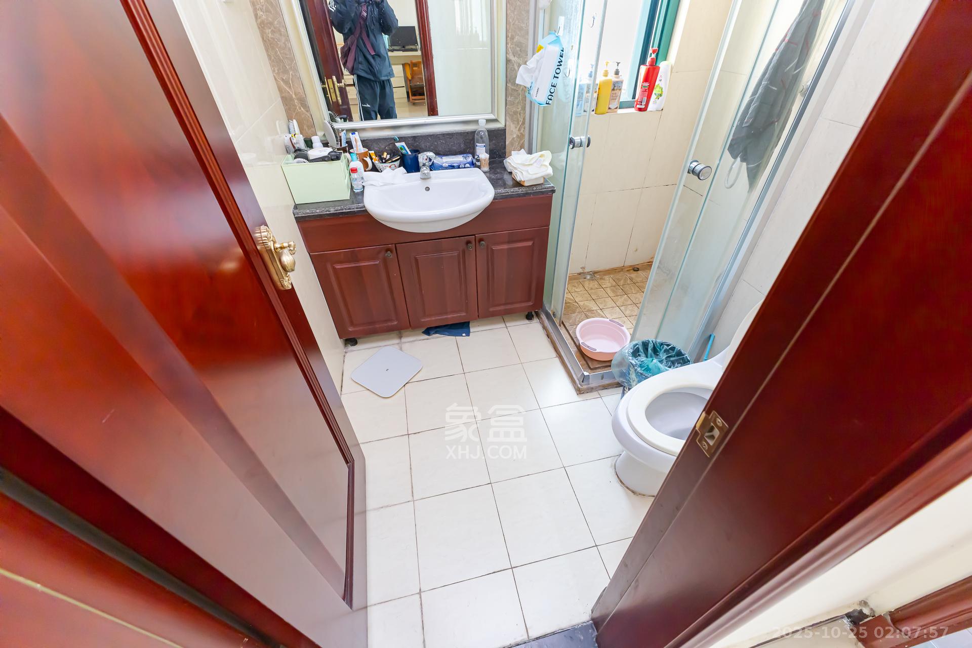 恒大名都  2室2厅1卫    48.0万卫生间