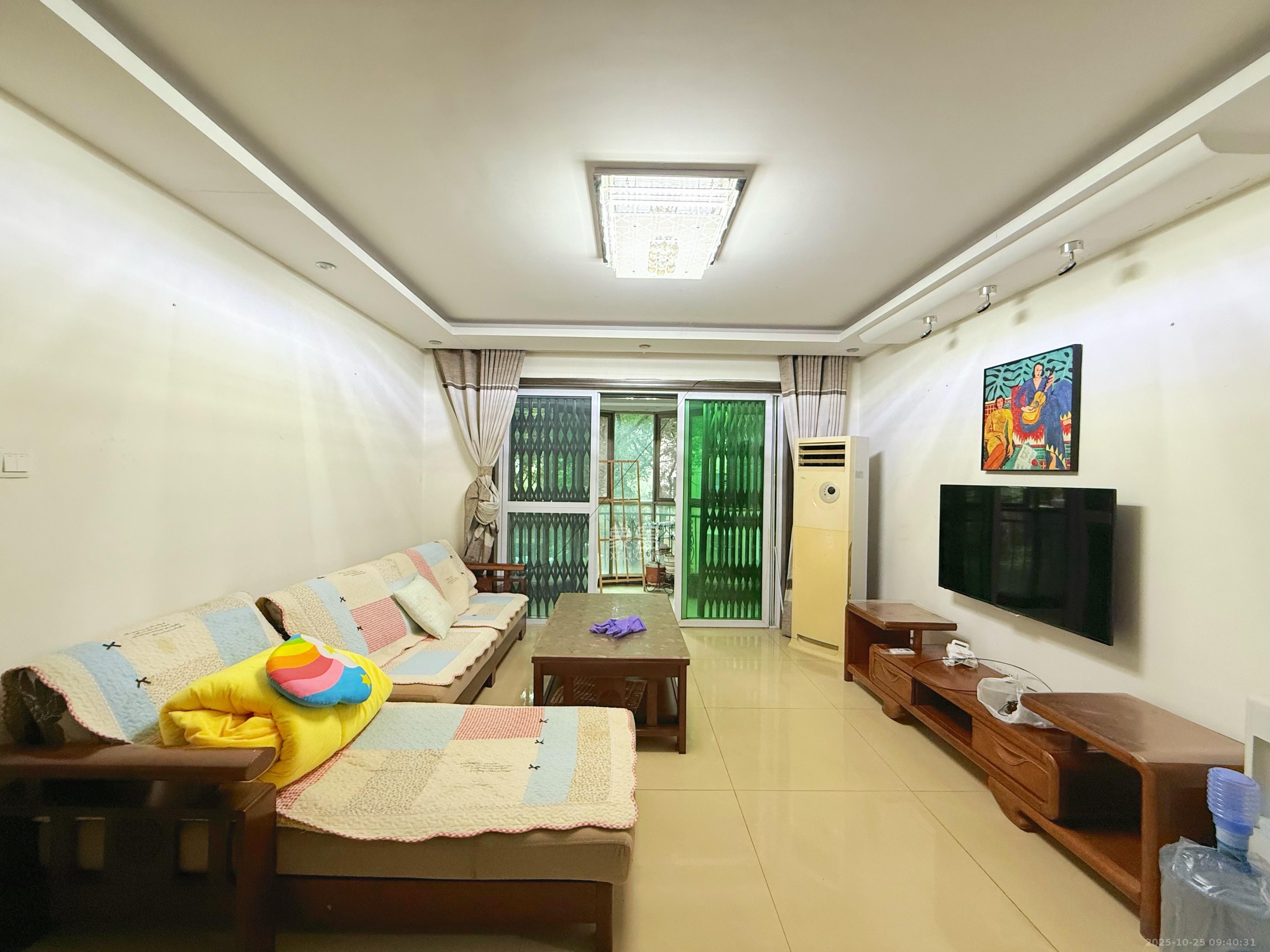 恩瑞麓山名园（龙王港小区）  3室2厅1卫    2400.0元/月室内图