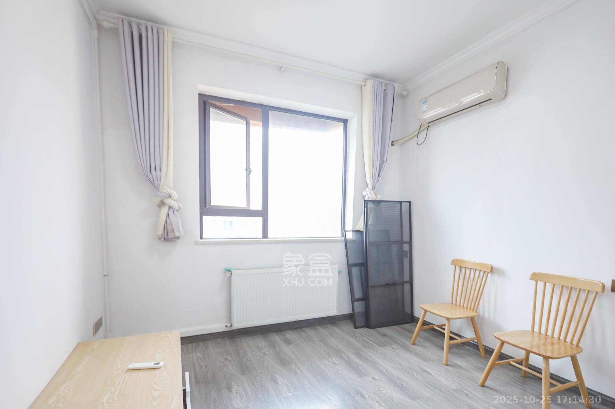 保利西海岸A区  4室2厅2卫    260.0万卧室