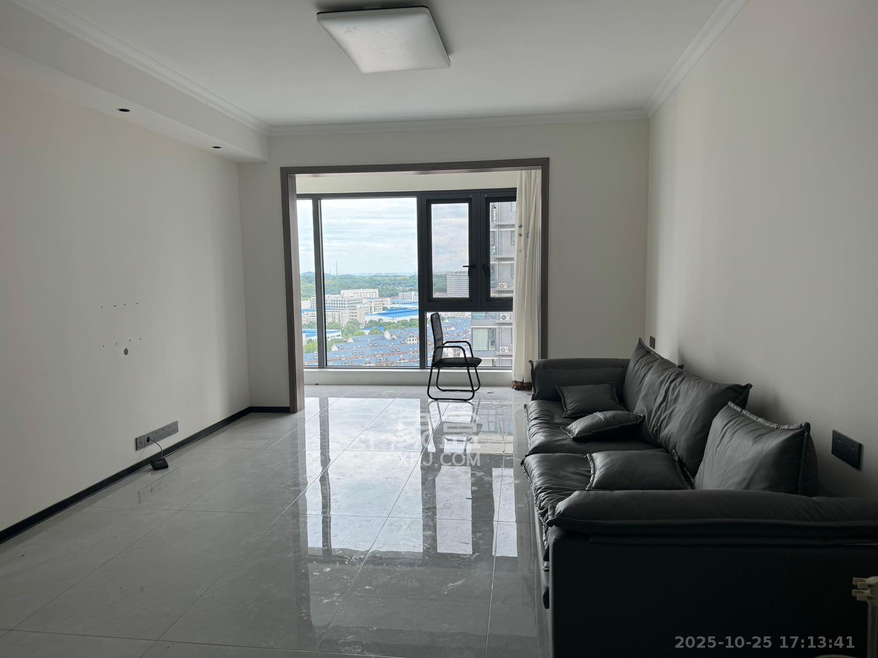 旭辉雨金广场  4室2厅2卫    3000.0元/月 旭辉雨金广场  4室2厅2卫    3000.0元/月室内图