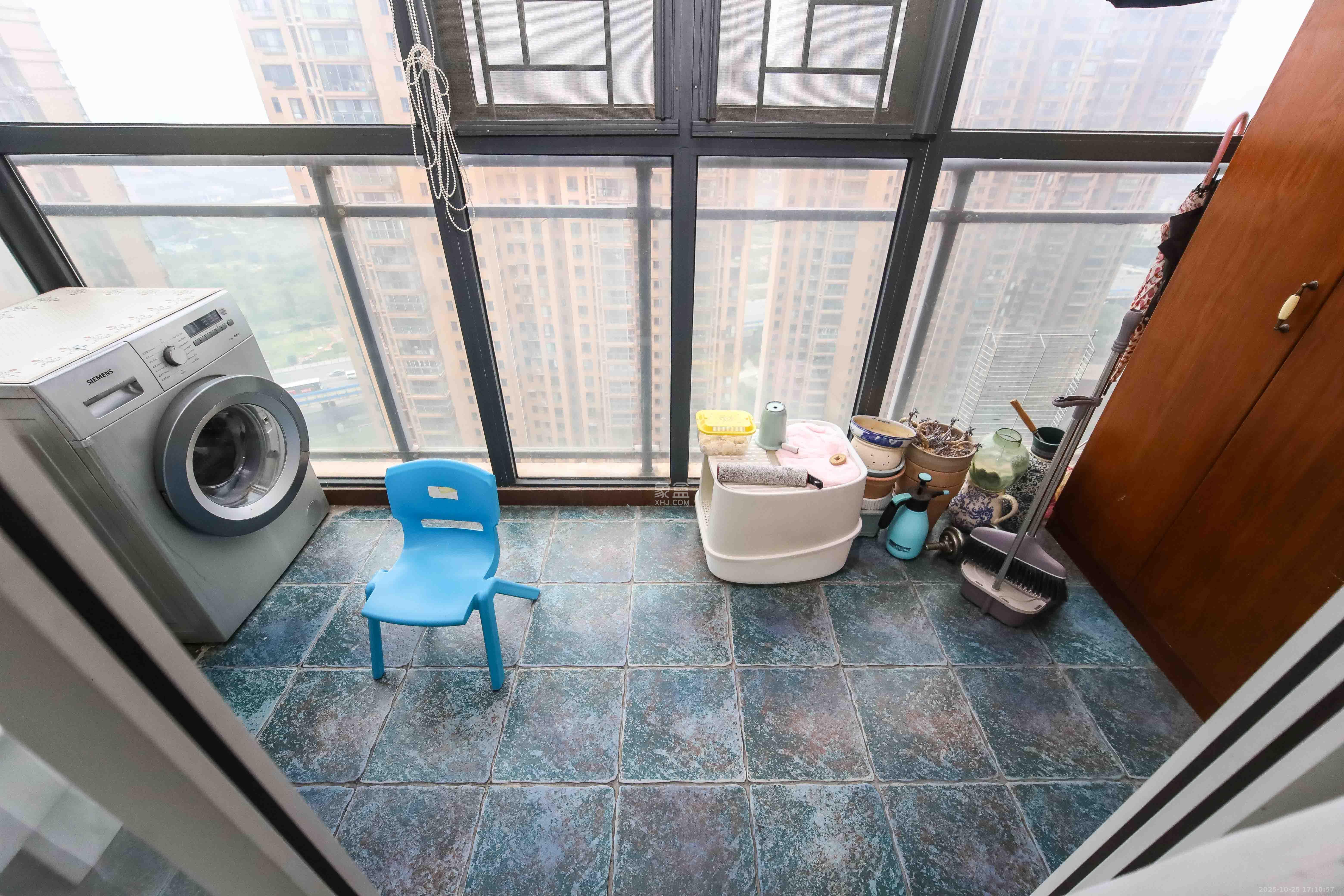 江河双水湾  3室2厅1卫    89.8万 江河双水湾  3室2厅1卫    89.8万阳台