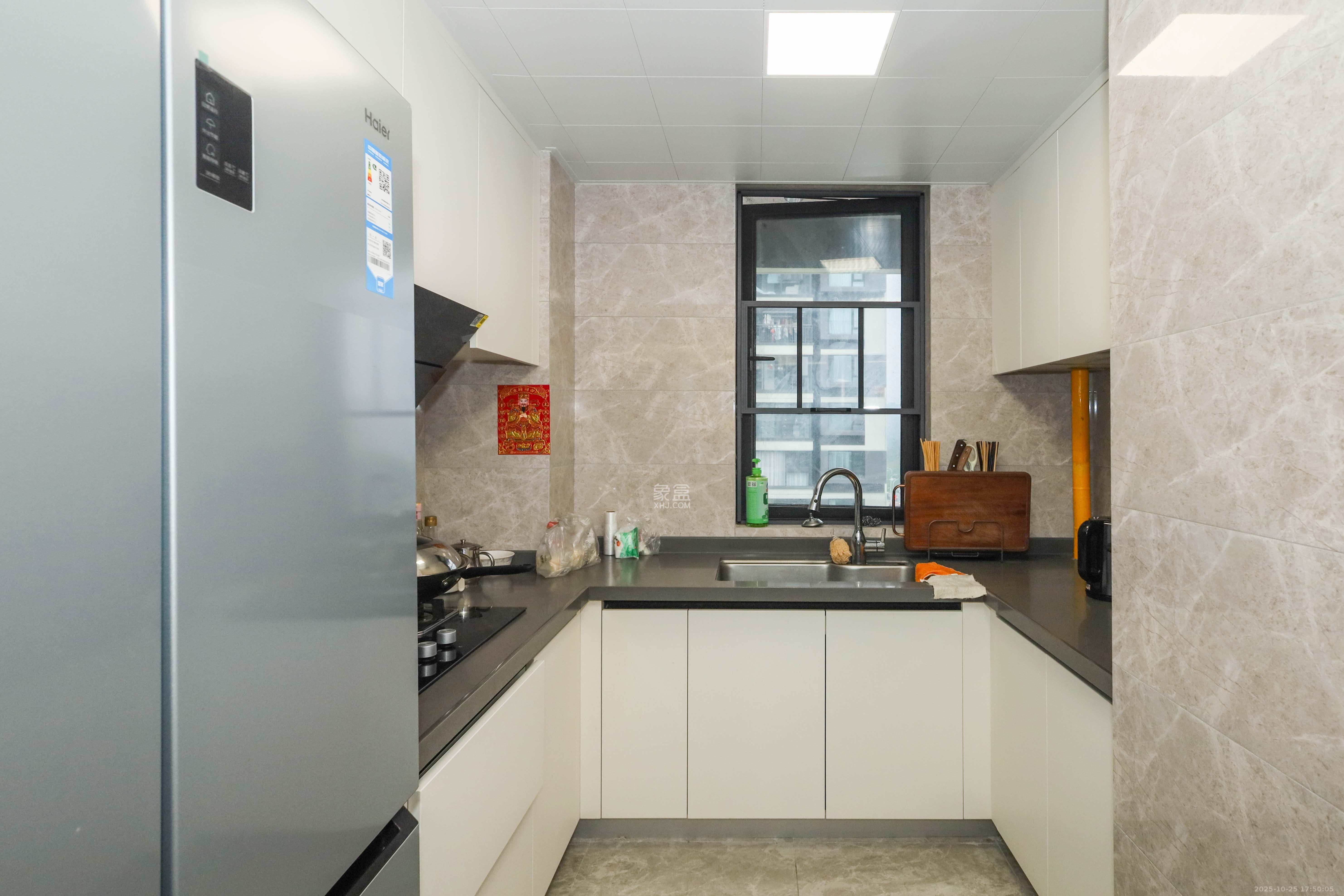 旭辉铂宸府  4室2厅2卫    158.0万 旭辉铂宸府  4室2厅2卫    158.0万厨房