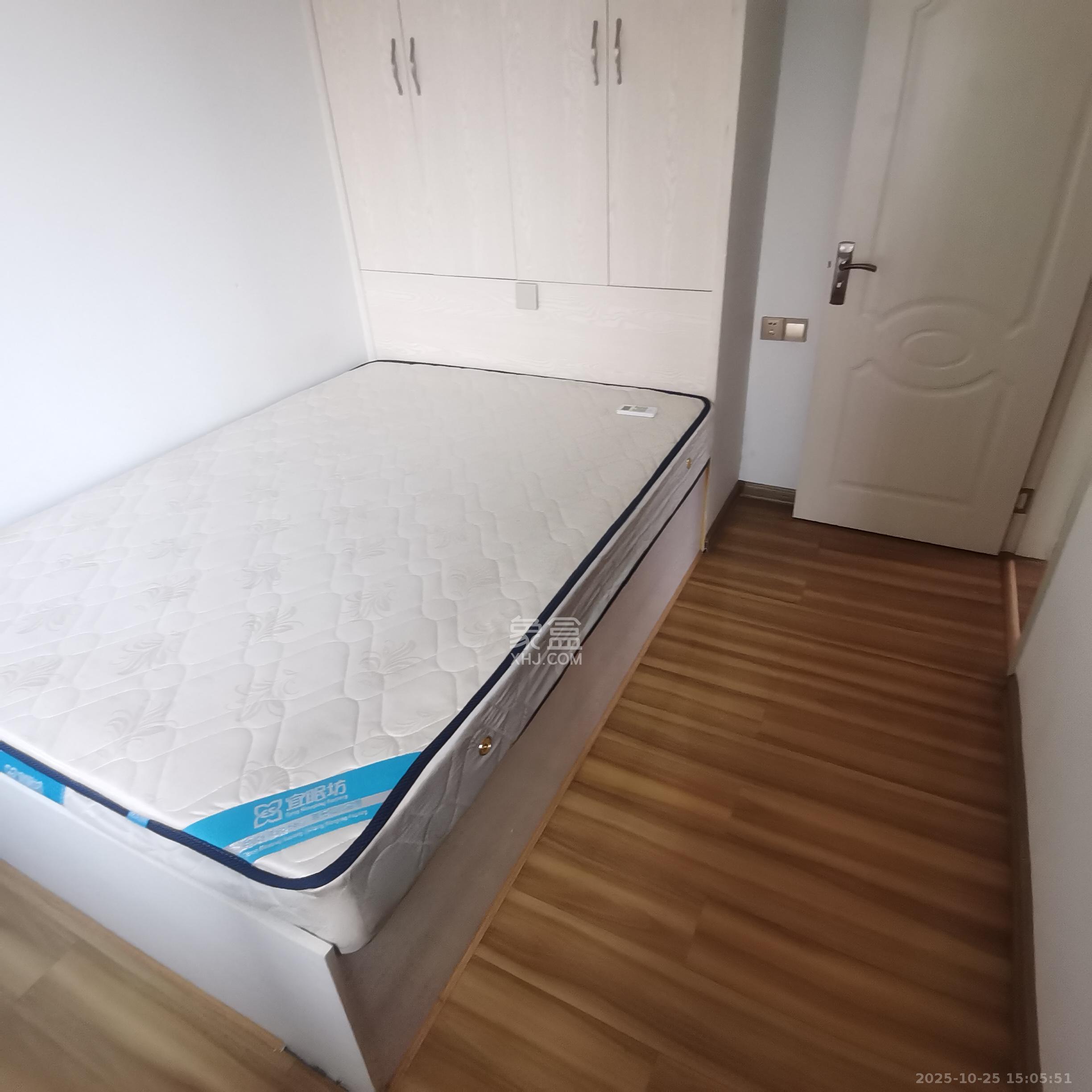 万里时代  2室2厅1卫    2500.0元/月 万里时代  2室2厅1卫    2500.0元/月室内图