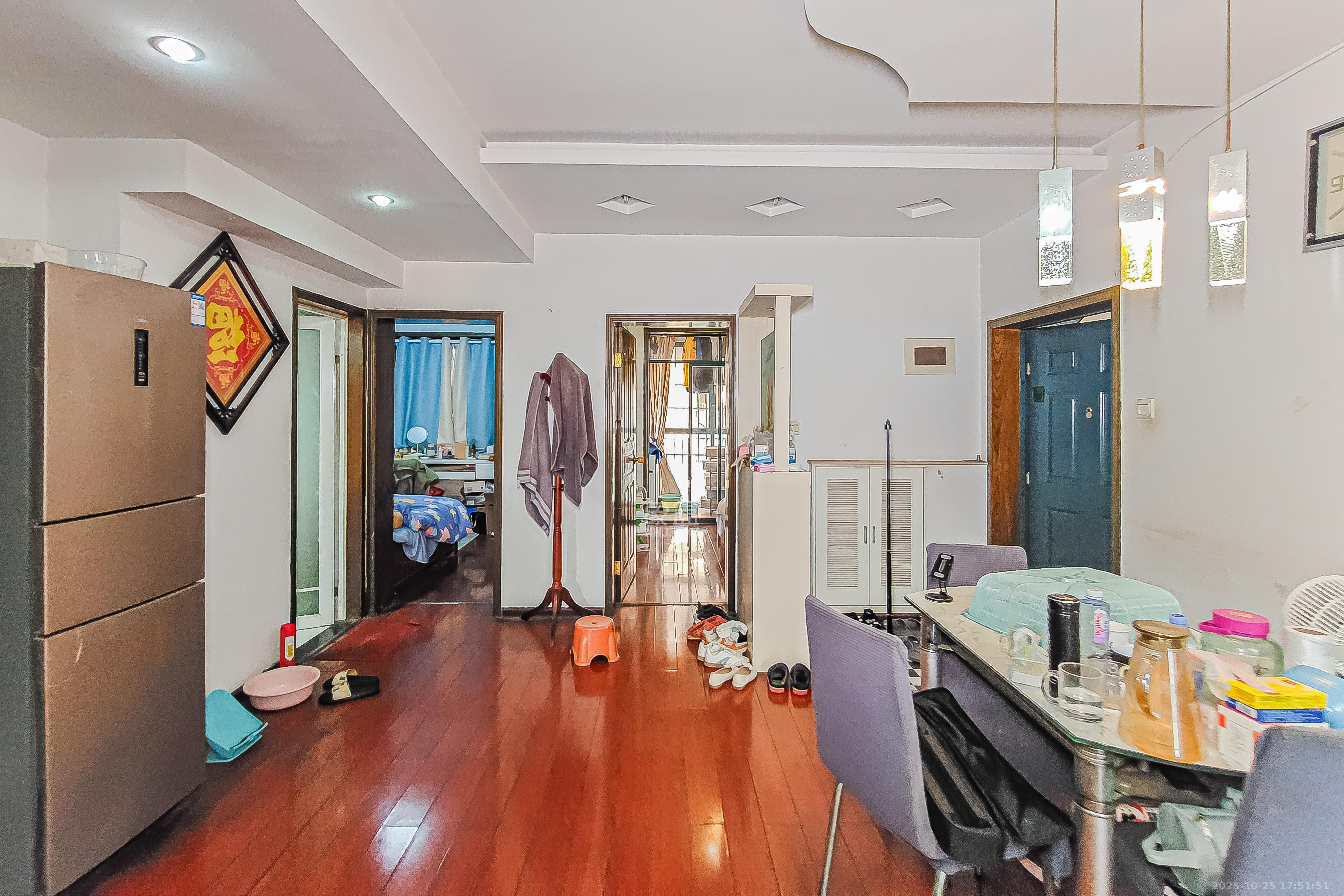 永宏佳园 3室2厅1卫 91.0万 永宏佳园 3室2厅1卫 91.0万客厅