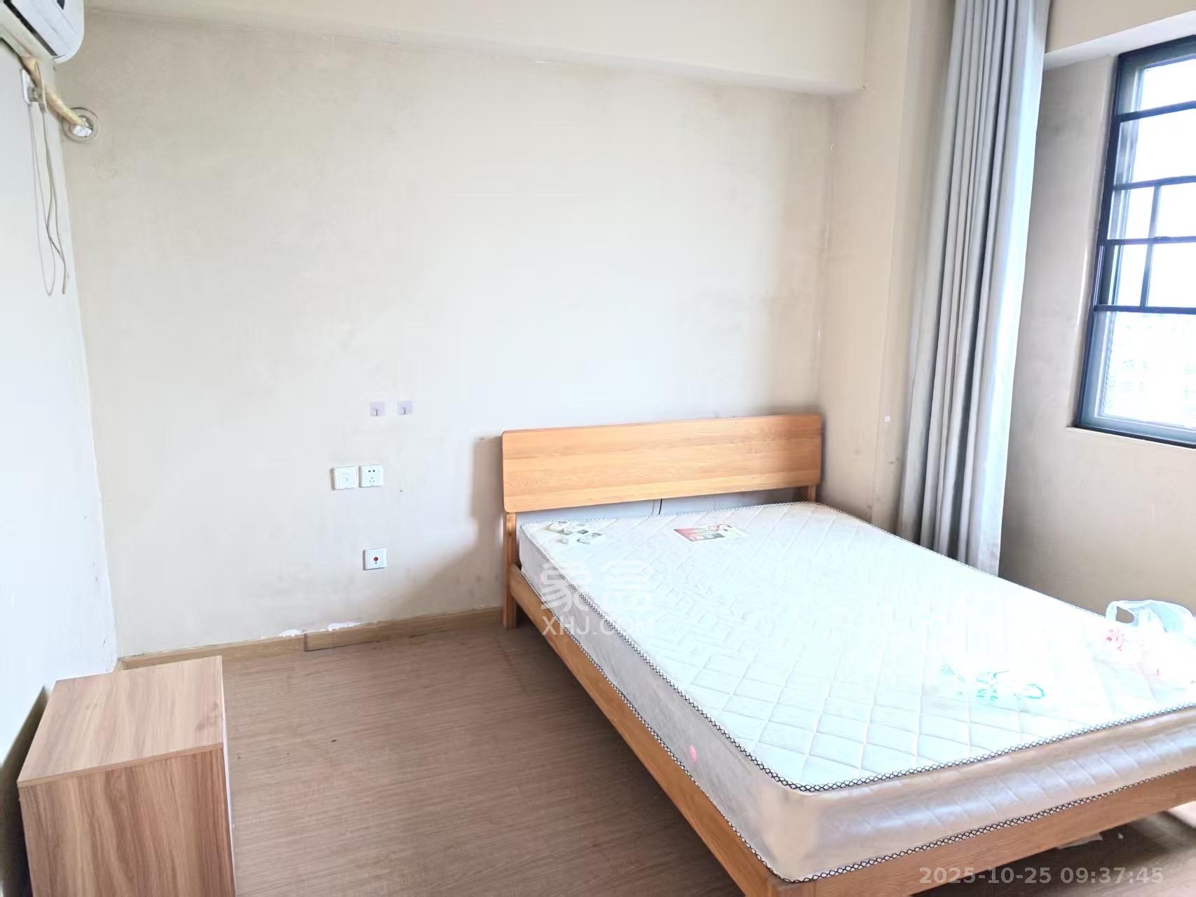 麓谷小镇 3室2厅1卫 1900.0元/月 麓谷小镇 3室2厅1卫 1900.0元/月室内图