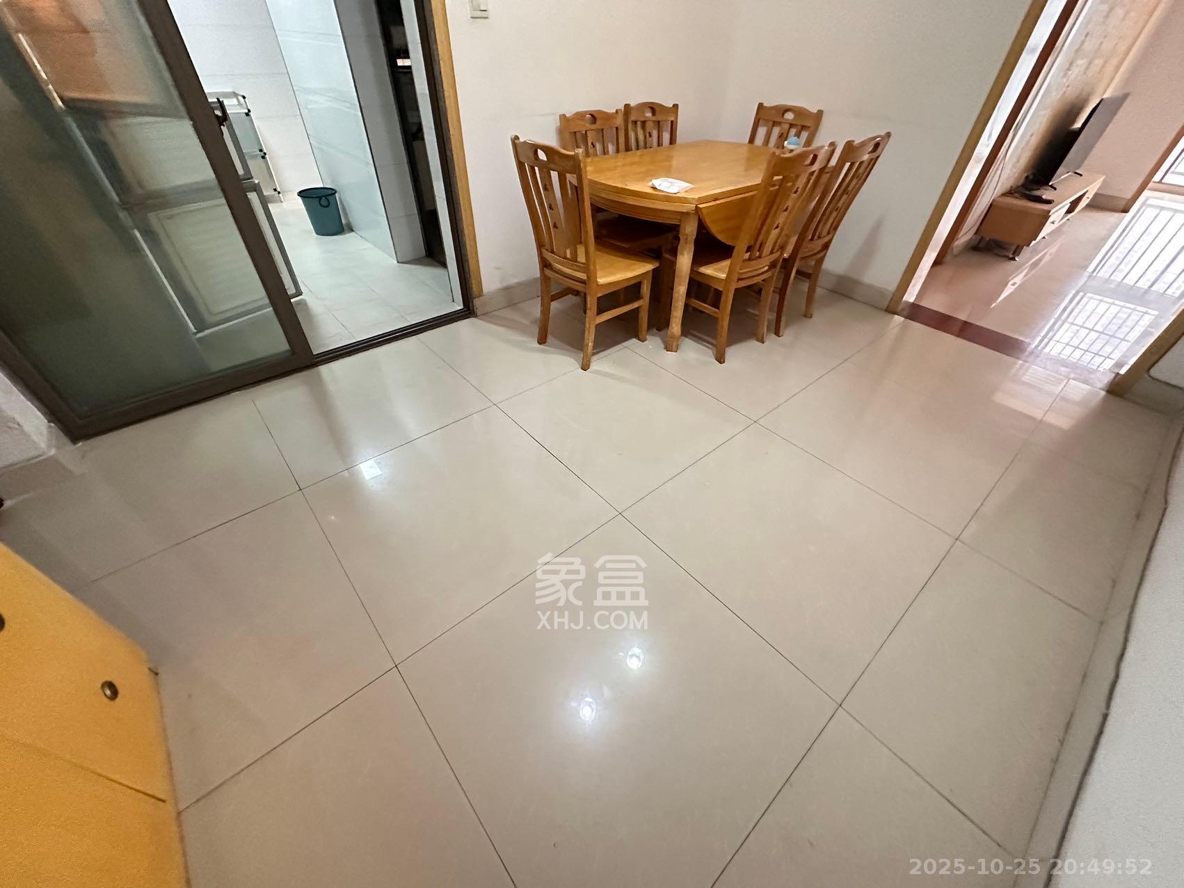 德庆水韵山城  2室1厅1卫    1700.0元/月 德庆水韵山城  2室1厅1卫    1700.0元/月室内图