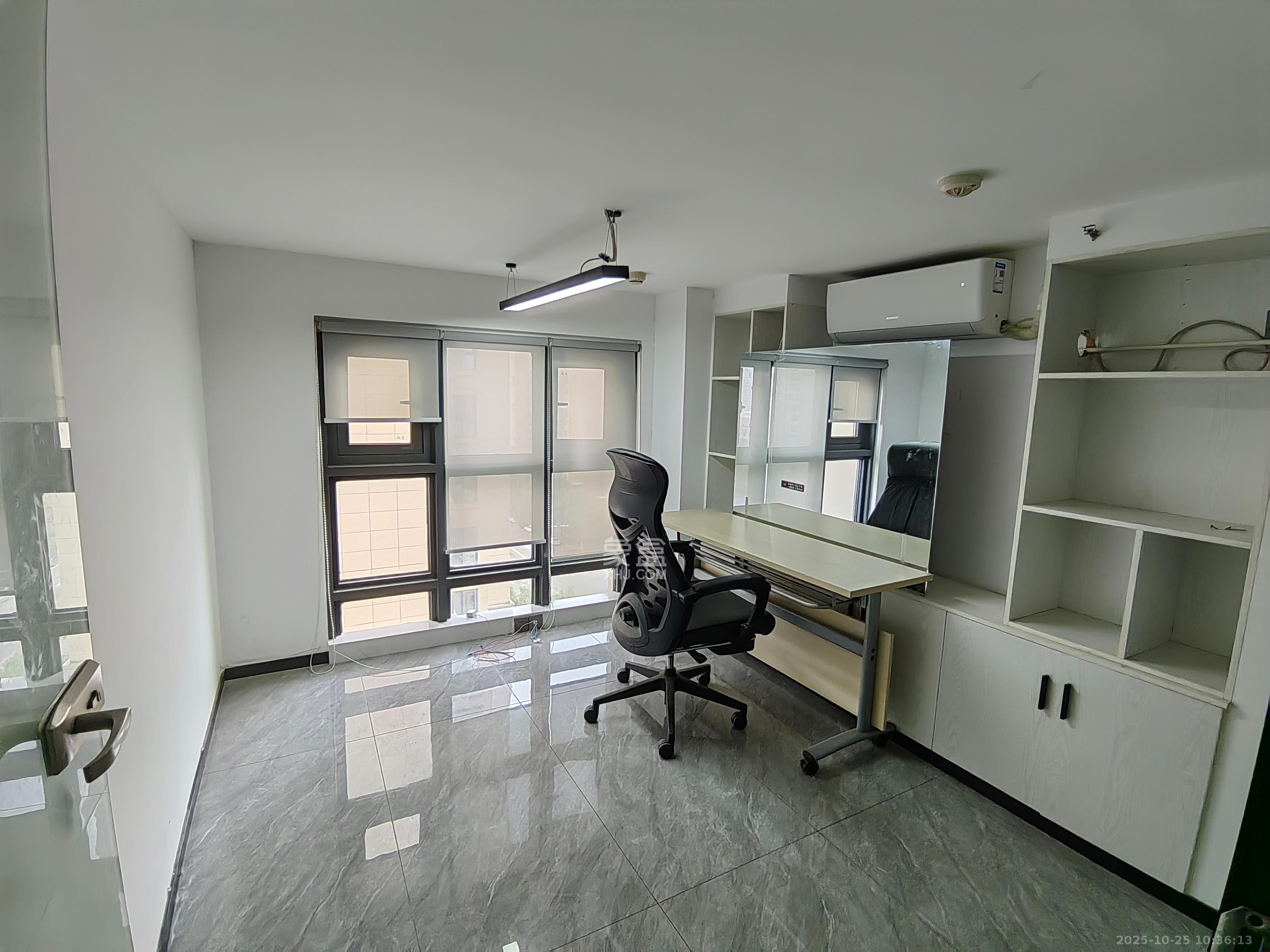 恒大御景半岛锦绣苑  4室1厅2卫    2700.0元/月室内图