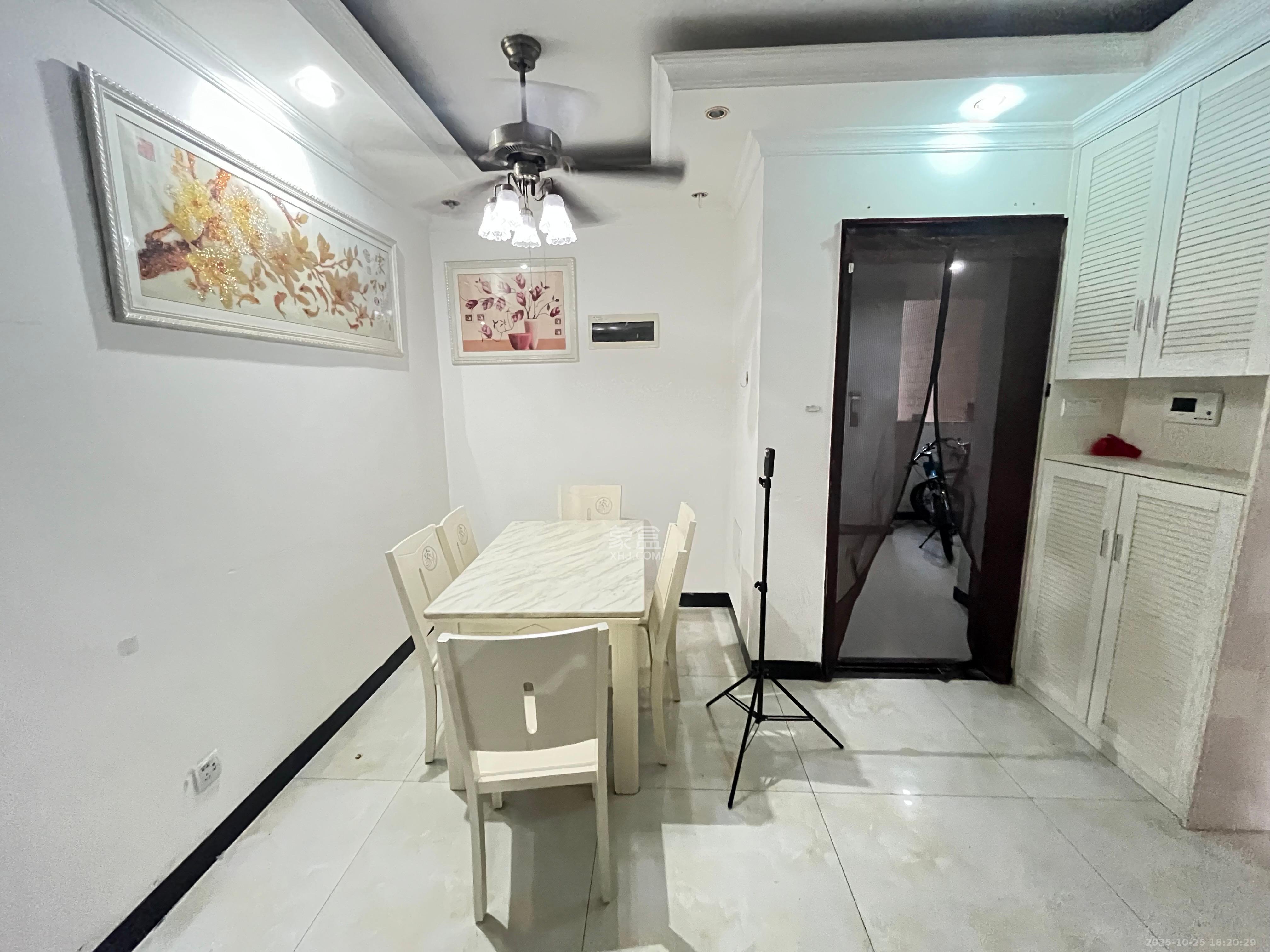 万科魅力之城  3室2厅1卫    1800.0元/月 万科魅力之城  3室2厅1卫    1800.0元/月室内图