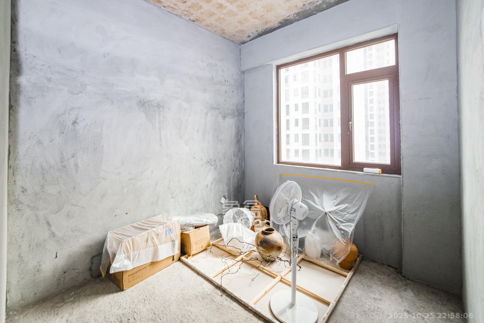 富兴时代御城  4室2厅3卫    240.0万卧室