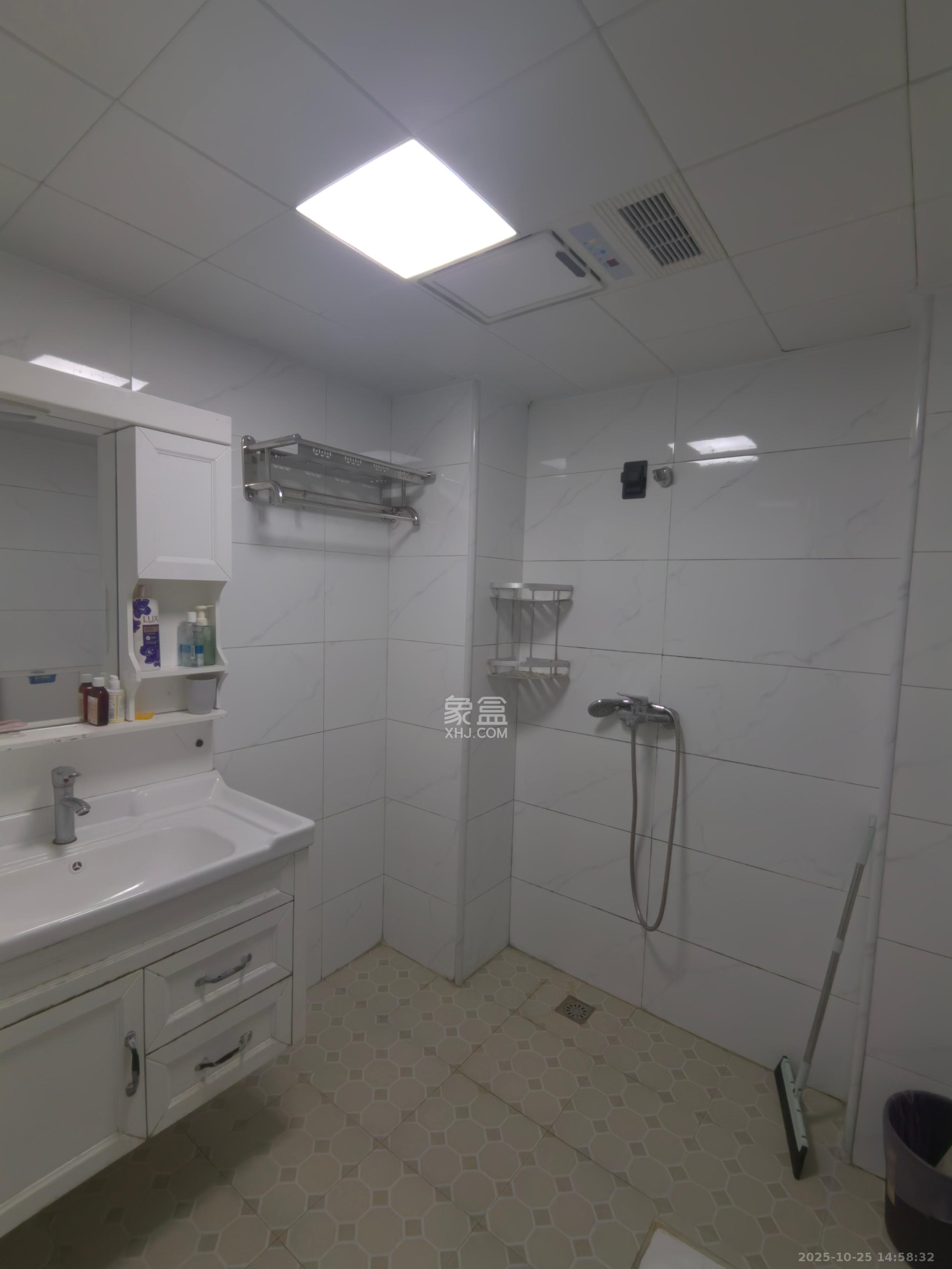 滨水名都  2室2厅1卫    1200.0元/月室内图