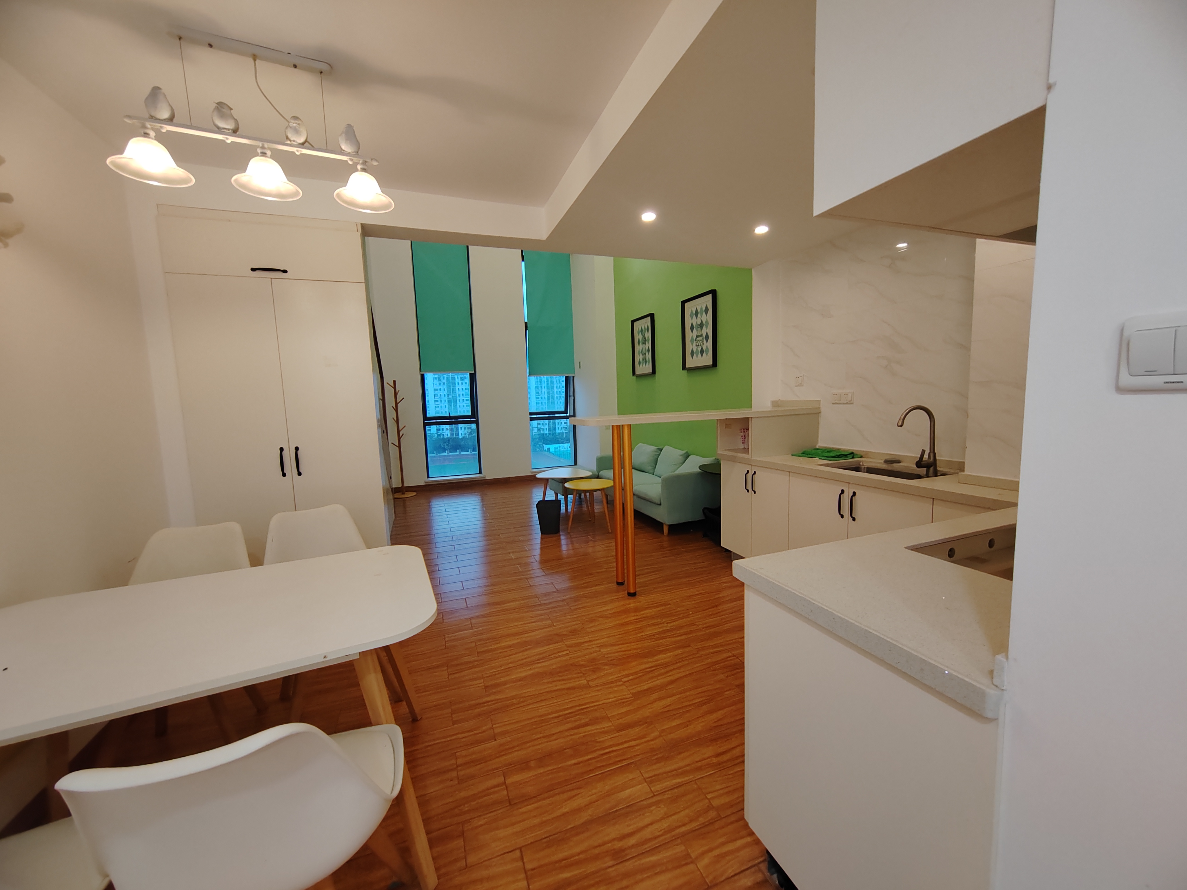 锦地翰城二期 1室1厅1卫 80.0万 锦地翰城二期 1室1厅1卫 80.0万客厅