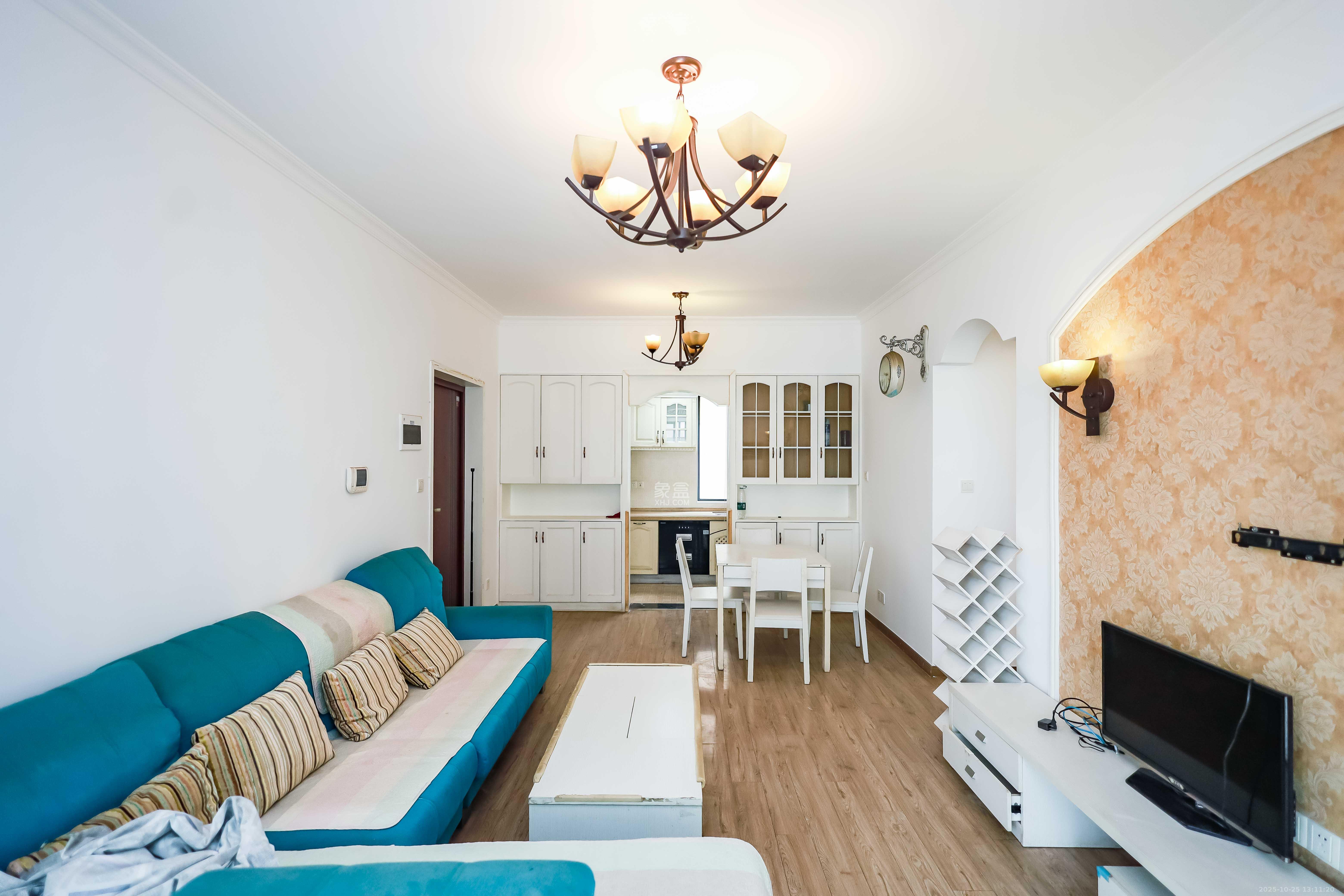 莱茵城  3室2厅2卫    85.0万客厅