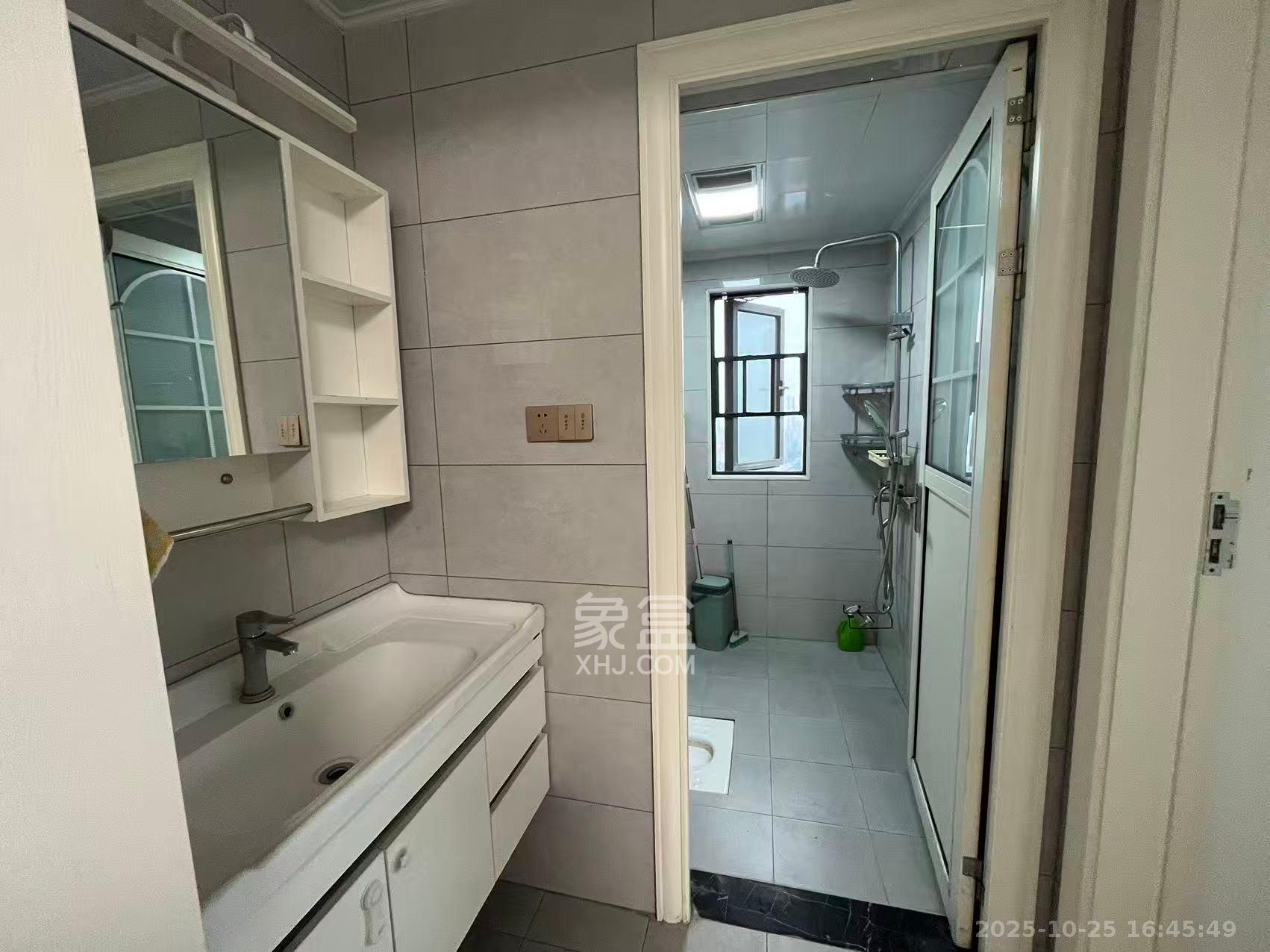 长房云时代  3室2厅1卫    2500.0元/月 长房云时代  3室2厅1卫    2500.0元/月室内图