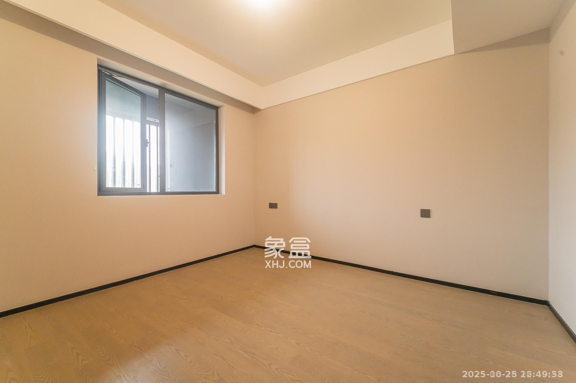 万科松湖天地  4室2厅2卫    4500.0元/月 万科松湖天地  4室2厅2卫    4500.0元/月室内图