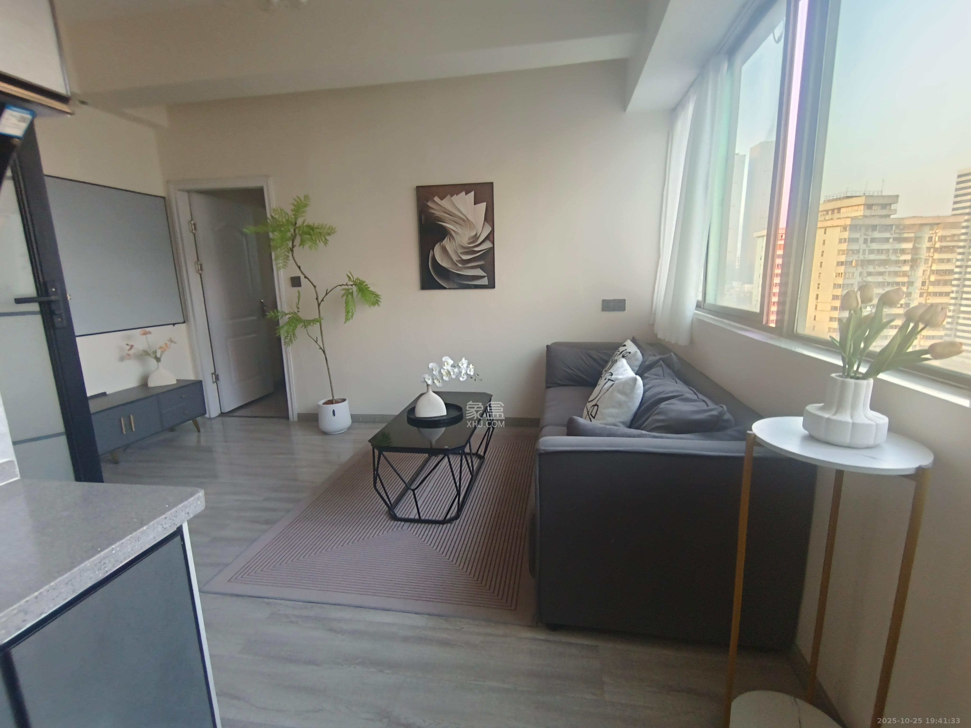 上城星座  1室1厅1卫    2480.0元/月室内图