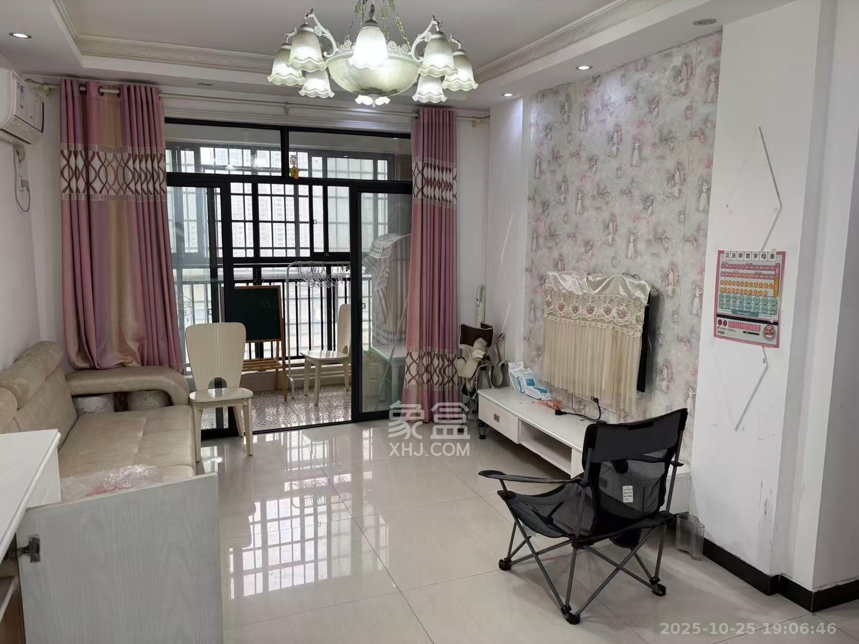 盛腾学林西岸  3室2厅1卫    1700.0元/月 盛腾学林西岸  3室2厅1卫    1700.0元/月室内图1