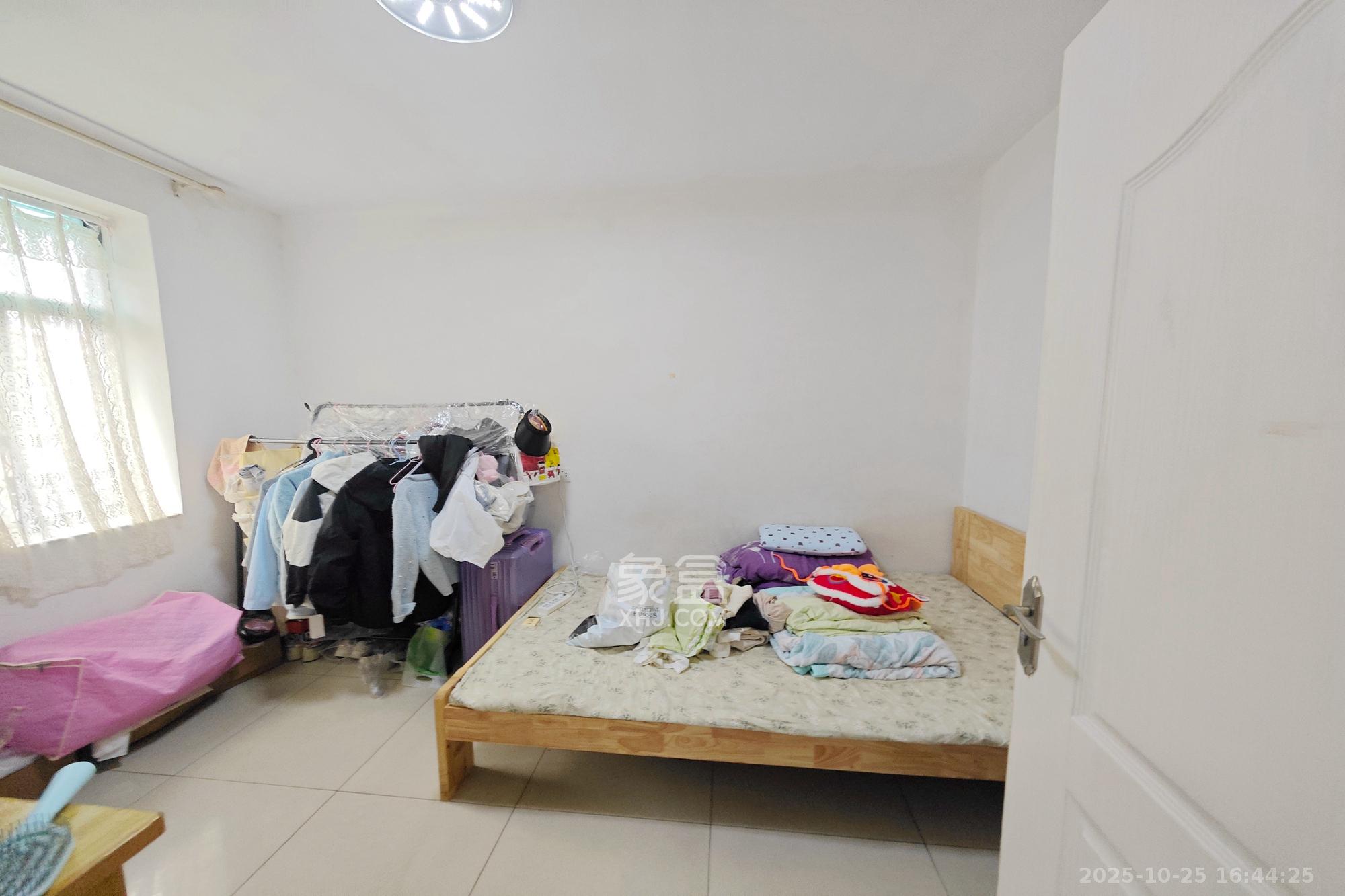 赤岗小区(一二三片)  3室1厅1卫    41.8万 赤岗小区(一二三片)  3室1厅1卫    41.8万卧室