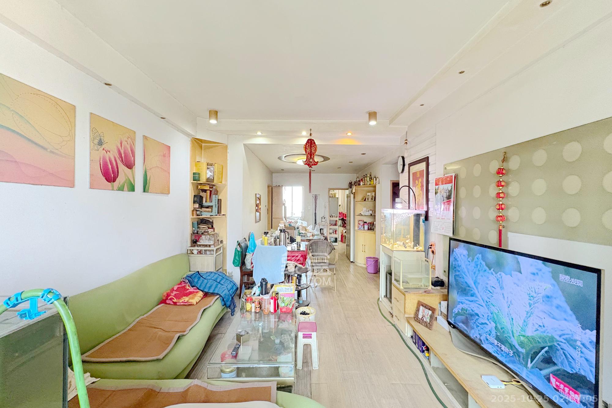 滨湖嘉园（湖滨小区）  3室2厅2卫    92.0万客厅