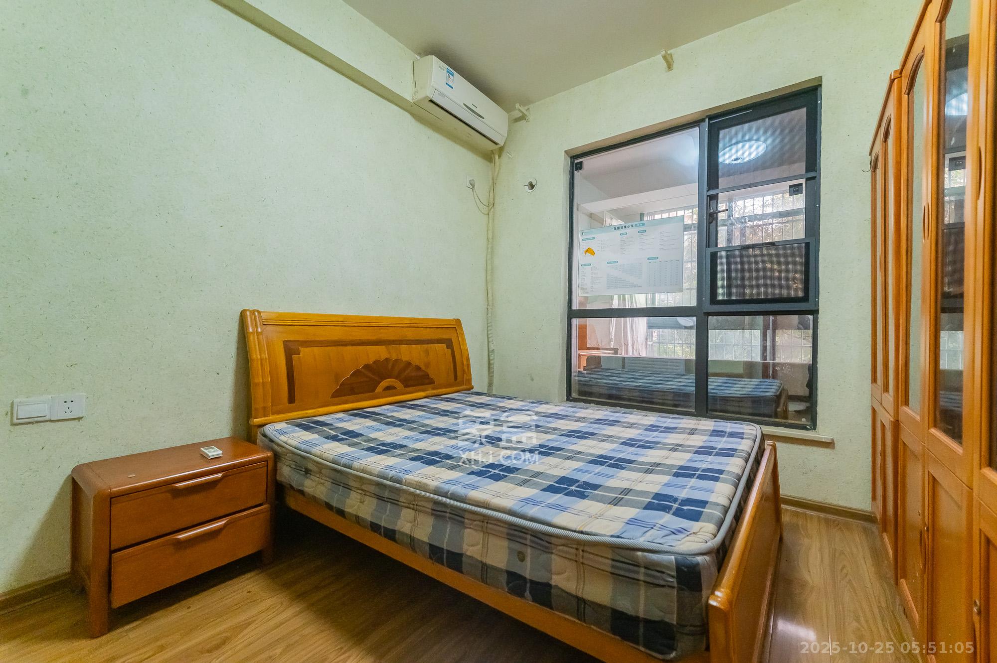 深业睿城  4室2厅2卫    132.0万卧室