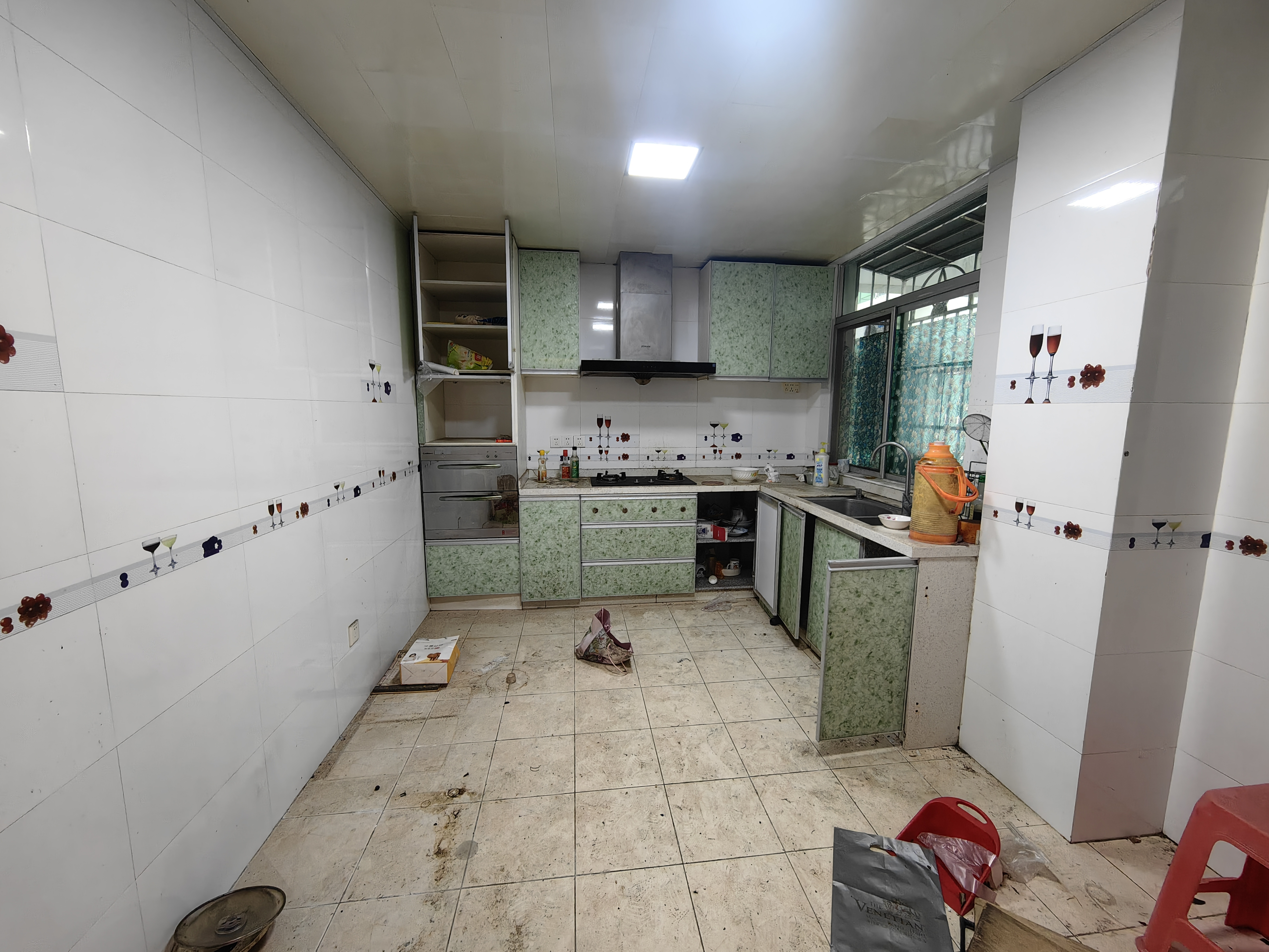 凯建公寓  3室2厅1卫    150.0万客厅