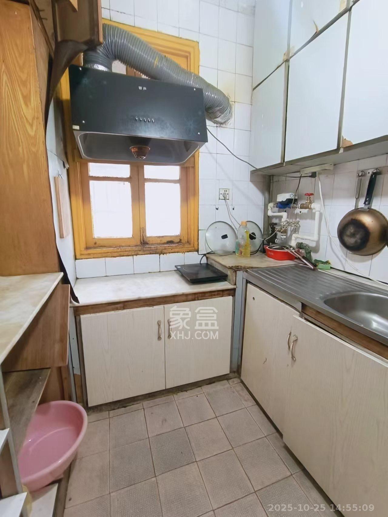 中国铝业单位宿舍  2室1厅1卫    2000.0元/月 中国铝业单位宿舍  2室1厅1卫    2000.0元/月室内图