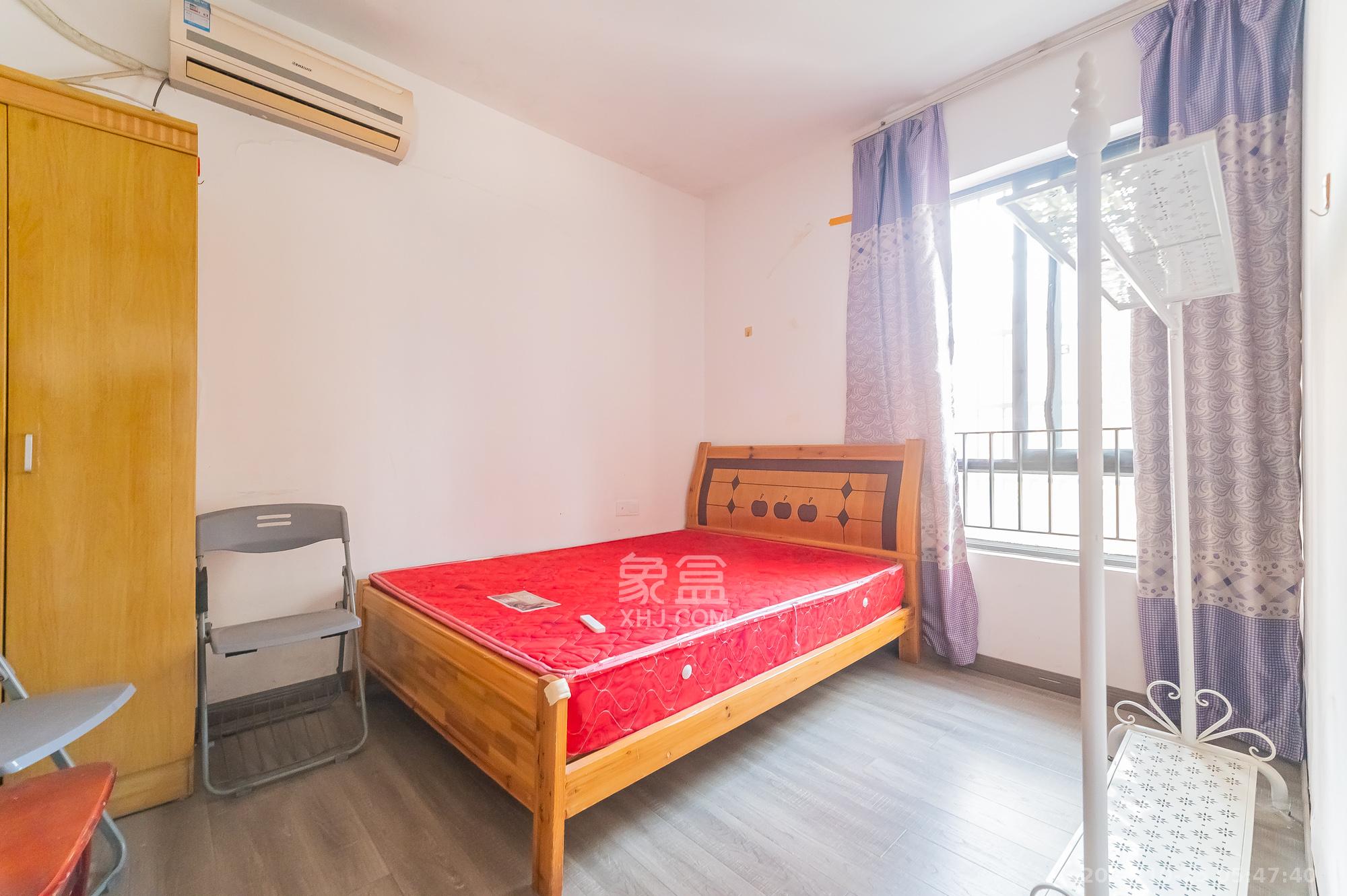 华润凤凰城二期  2室2厅1卫    50.0万卧室