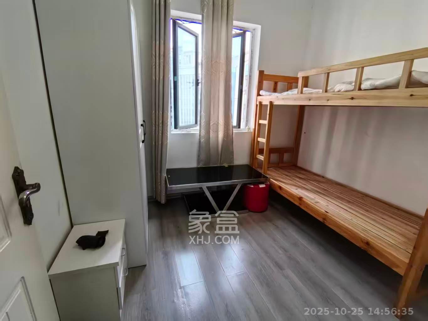 荣泰广场  4室2厅2卫    2700.0元/月室内图