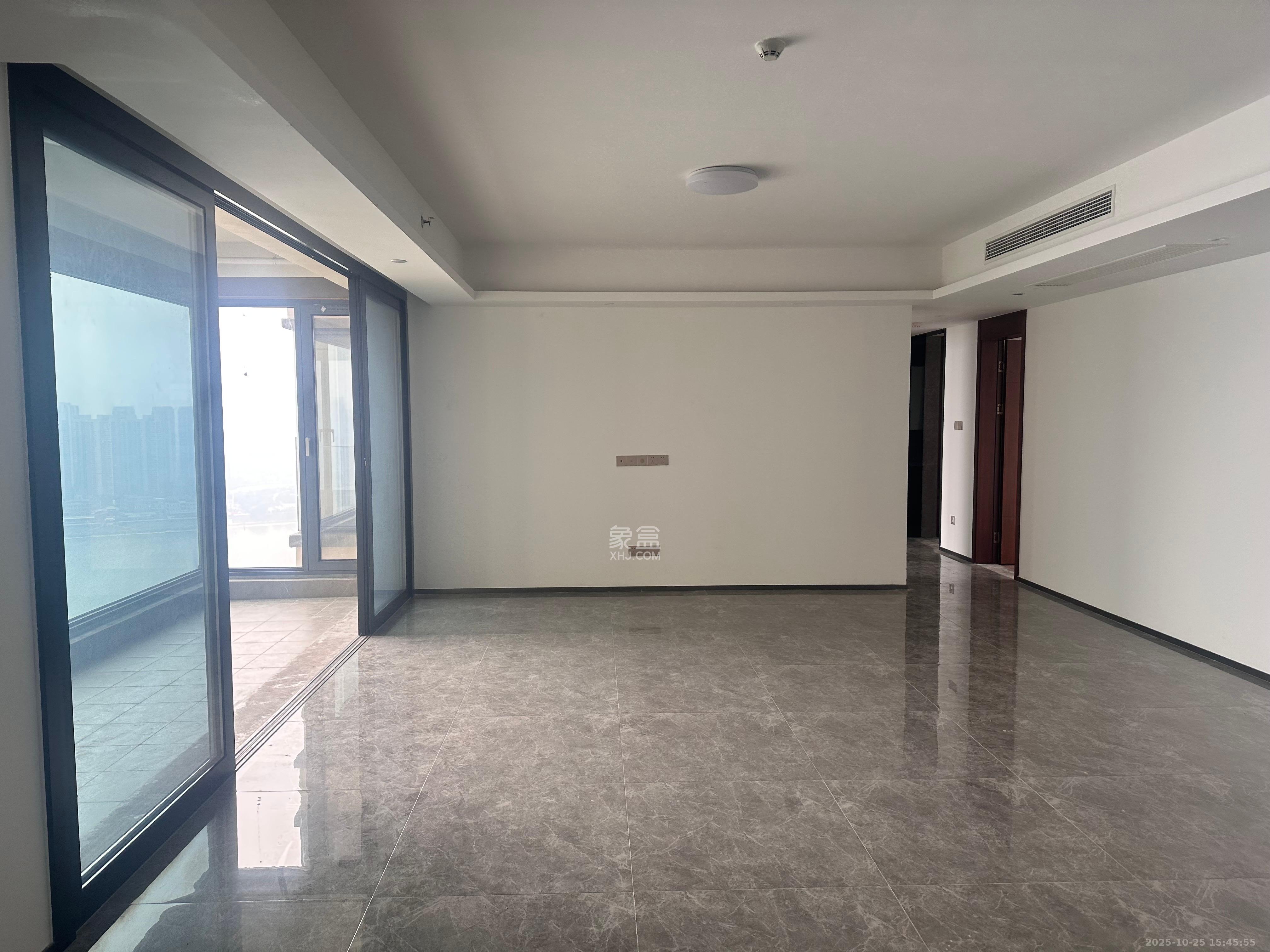 北辰瀚江府  4室2厅2卫    12000.0元/月