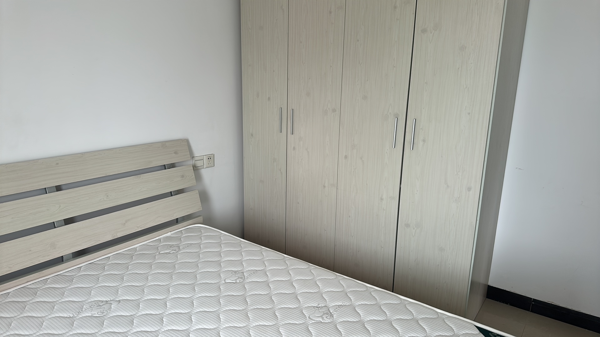 海悦国际  1室0厅0卫    2200.0元/月 海悦国际  1室0厅0卫    2200.0元/月室内图