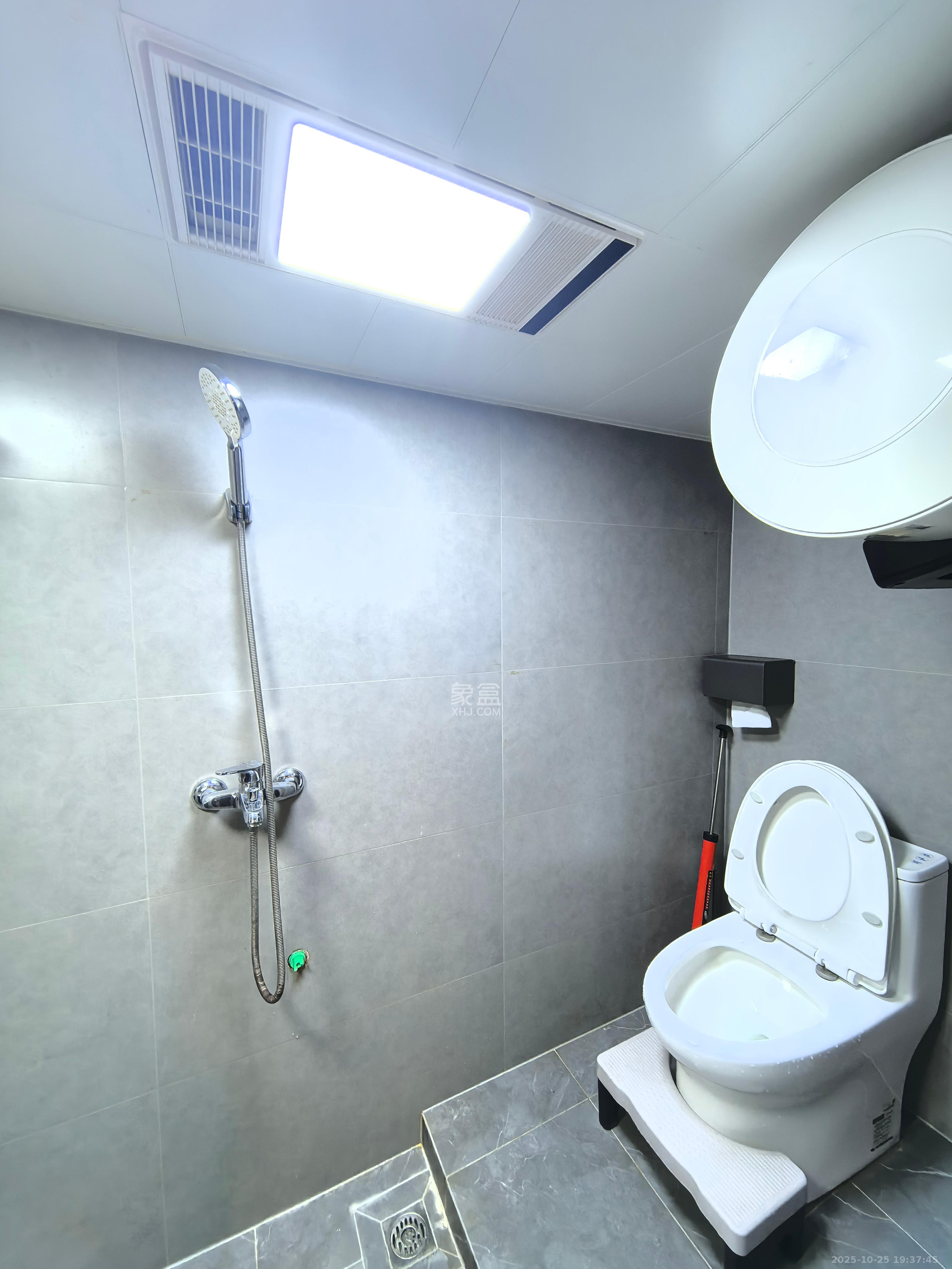 越秀悦湖台  2室1厅1卫    2500.0元/月室内图