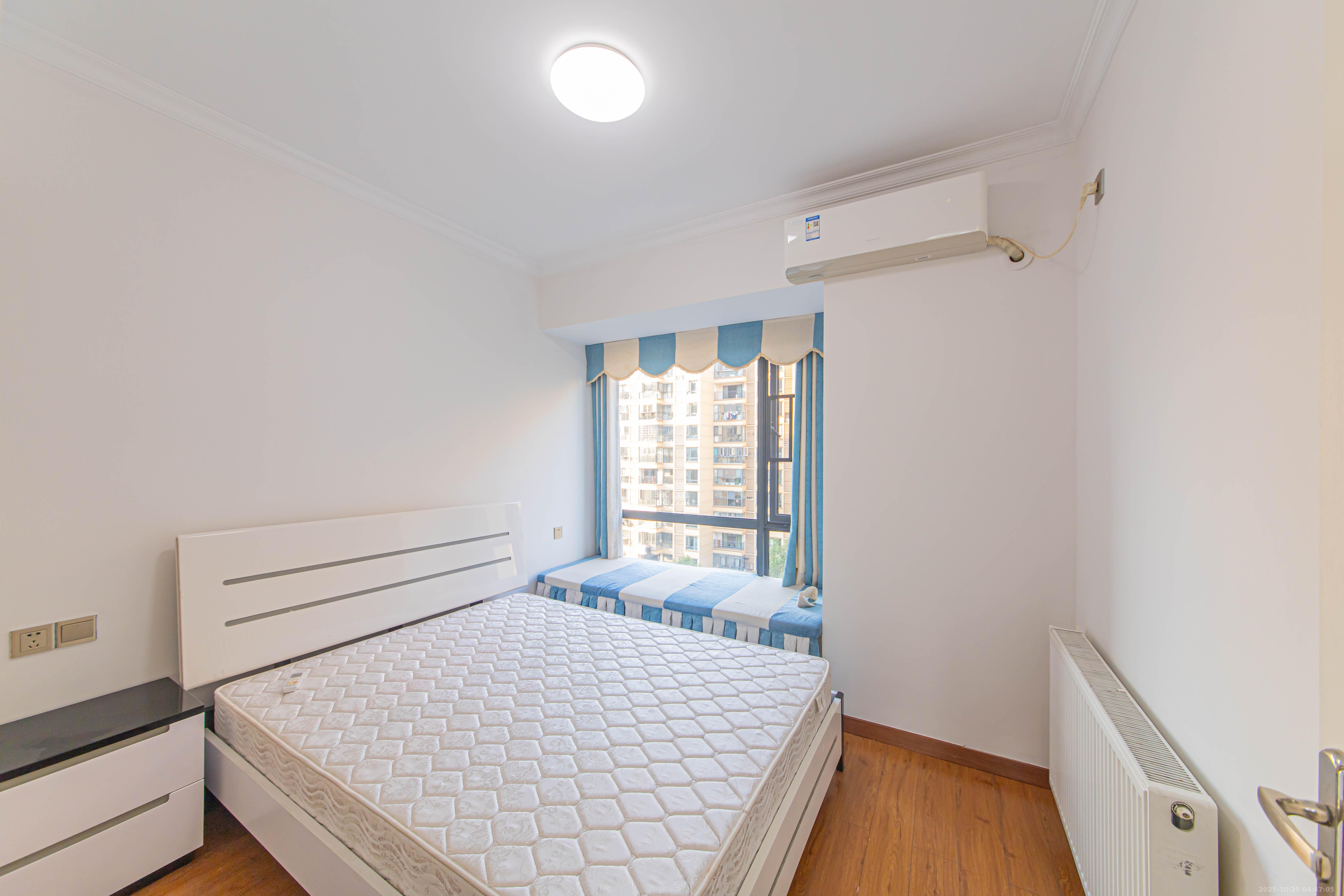 中建芙蓉嘉苑  4室2厅2卫    116.8万卧室