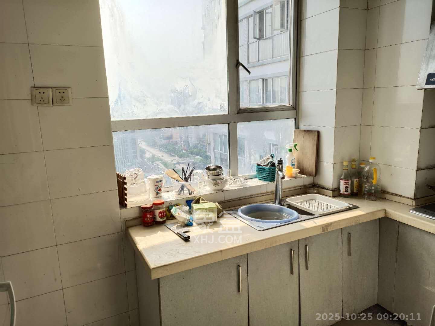 左岸右岸  3室2厅2卫    3200.0元/月室内图