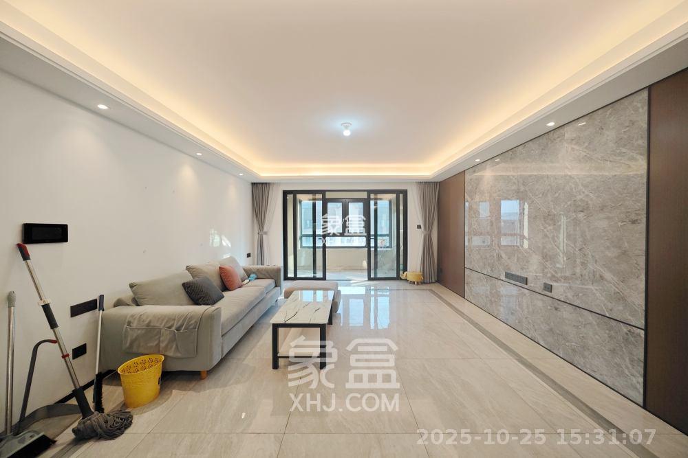 万科魅力之城天阔里  4室2厅2卫    4000.0元/月室内图