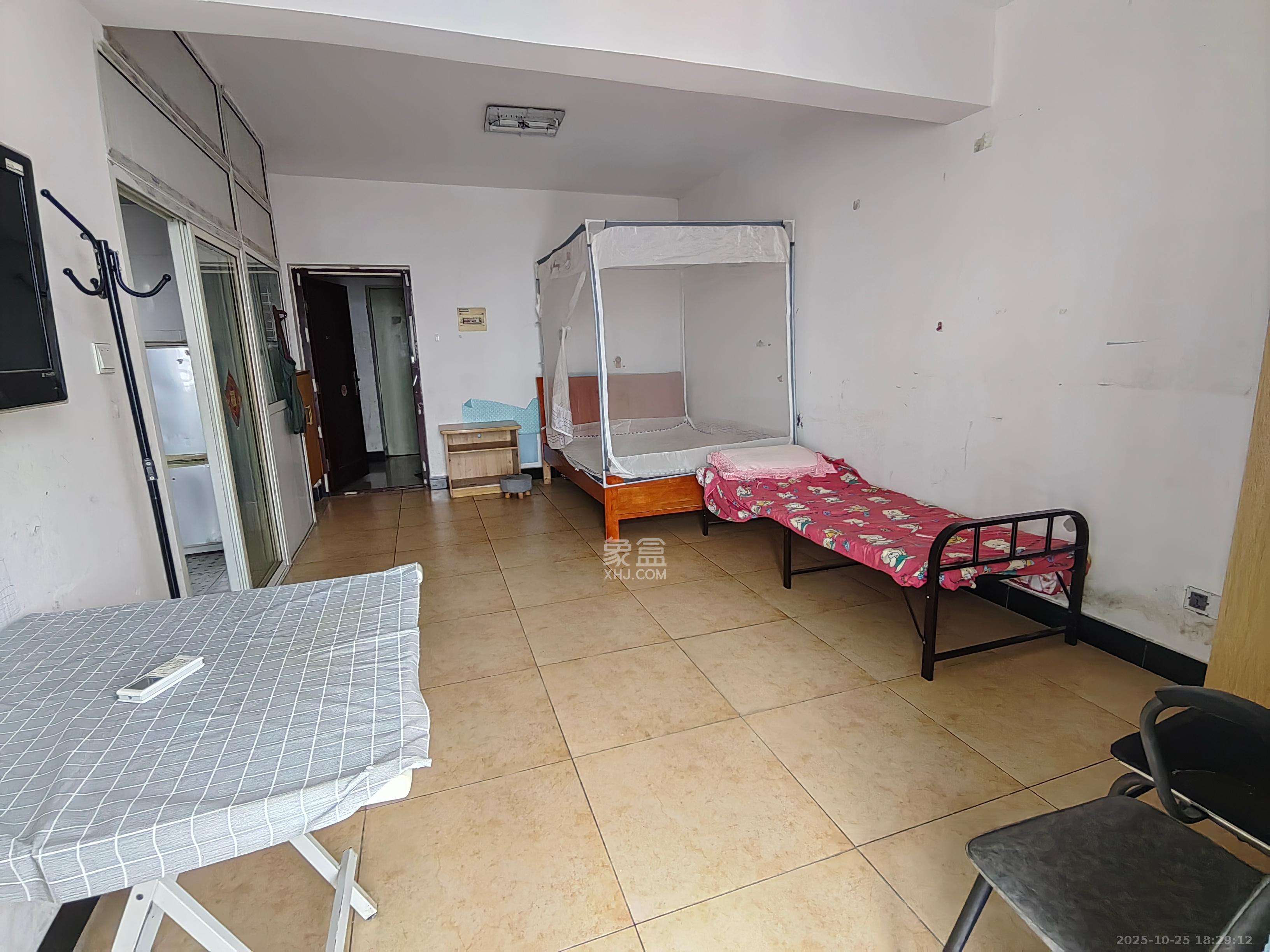 世景华庭  1室1厅1卫    1000.0元/月室内图