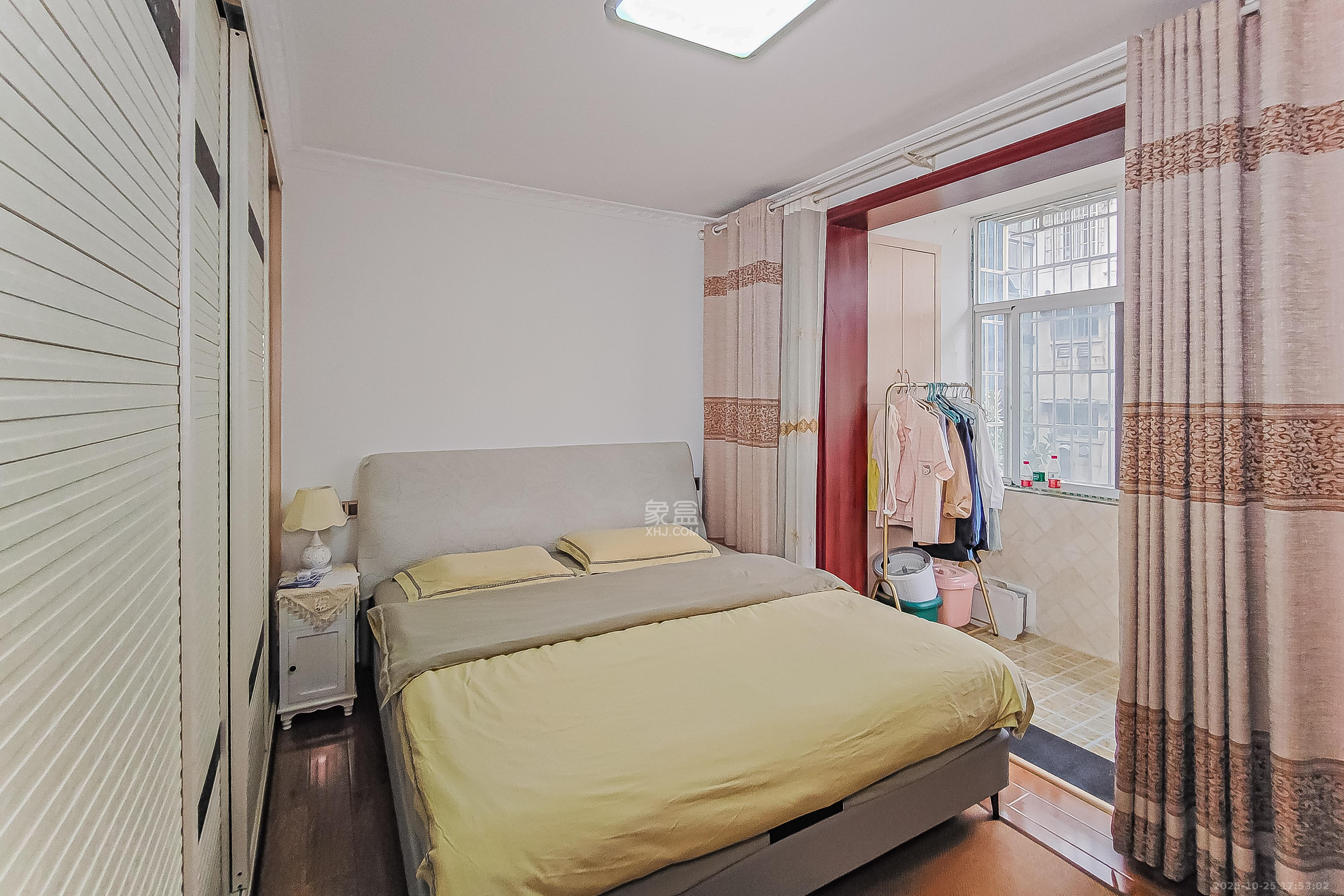 东塘电力院  2室1厅1卫    61.8万卧室