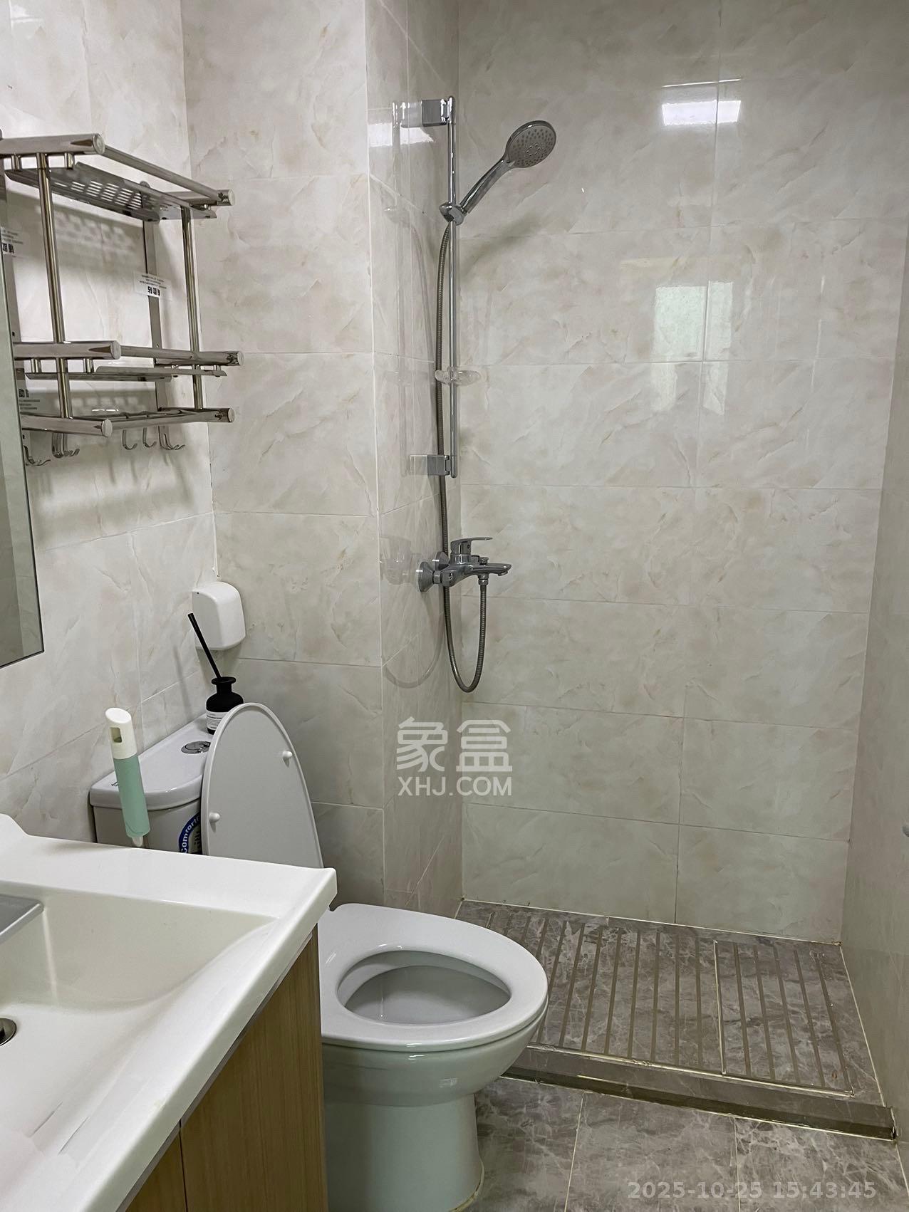 卓越浅水湾  1室0厅0卫    1400.0元/月室内图