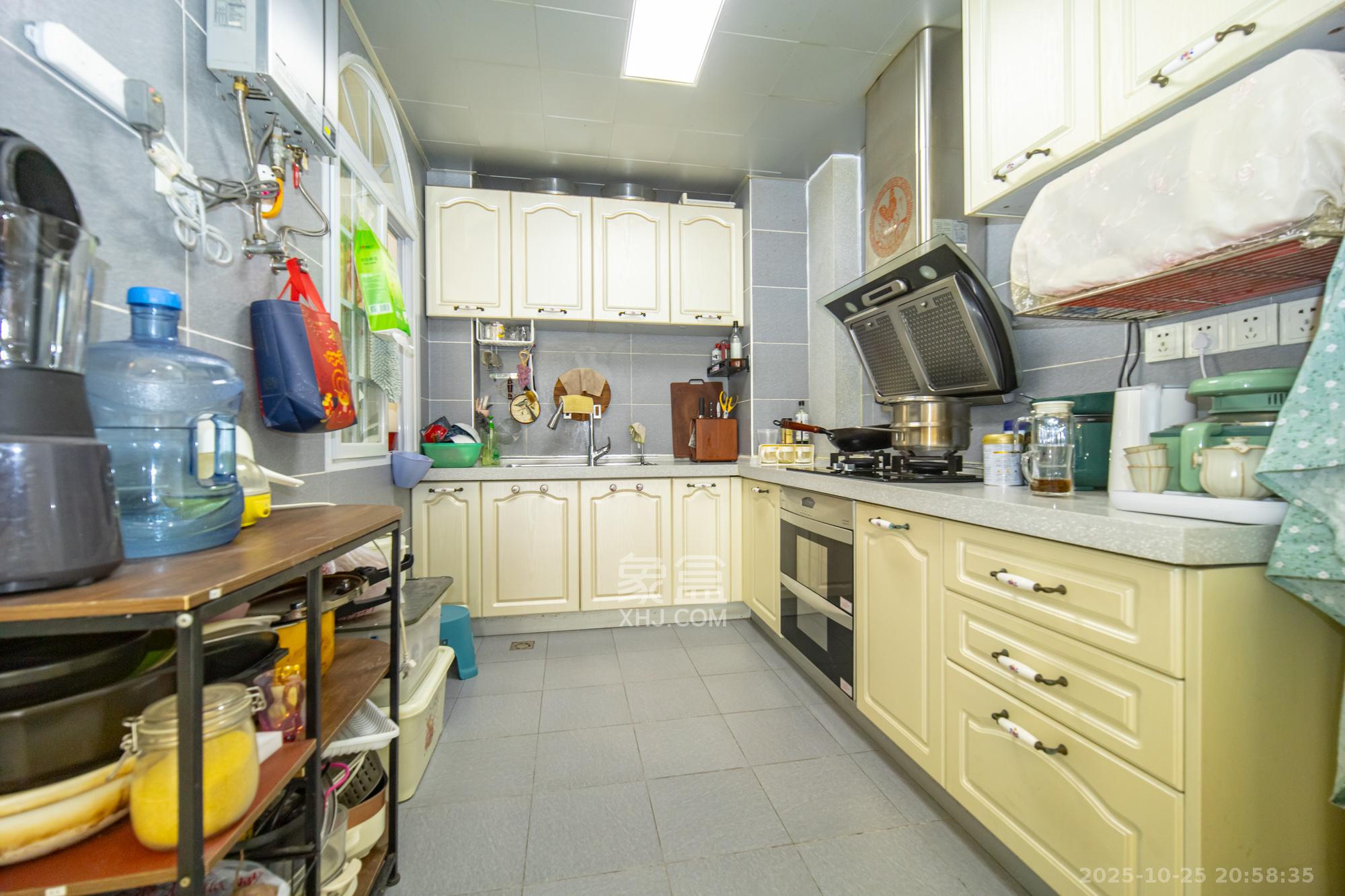 楚天馨苑  3室2厅2卫    63.08万厨房