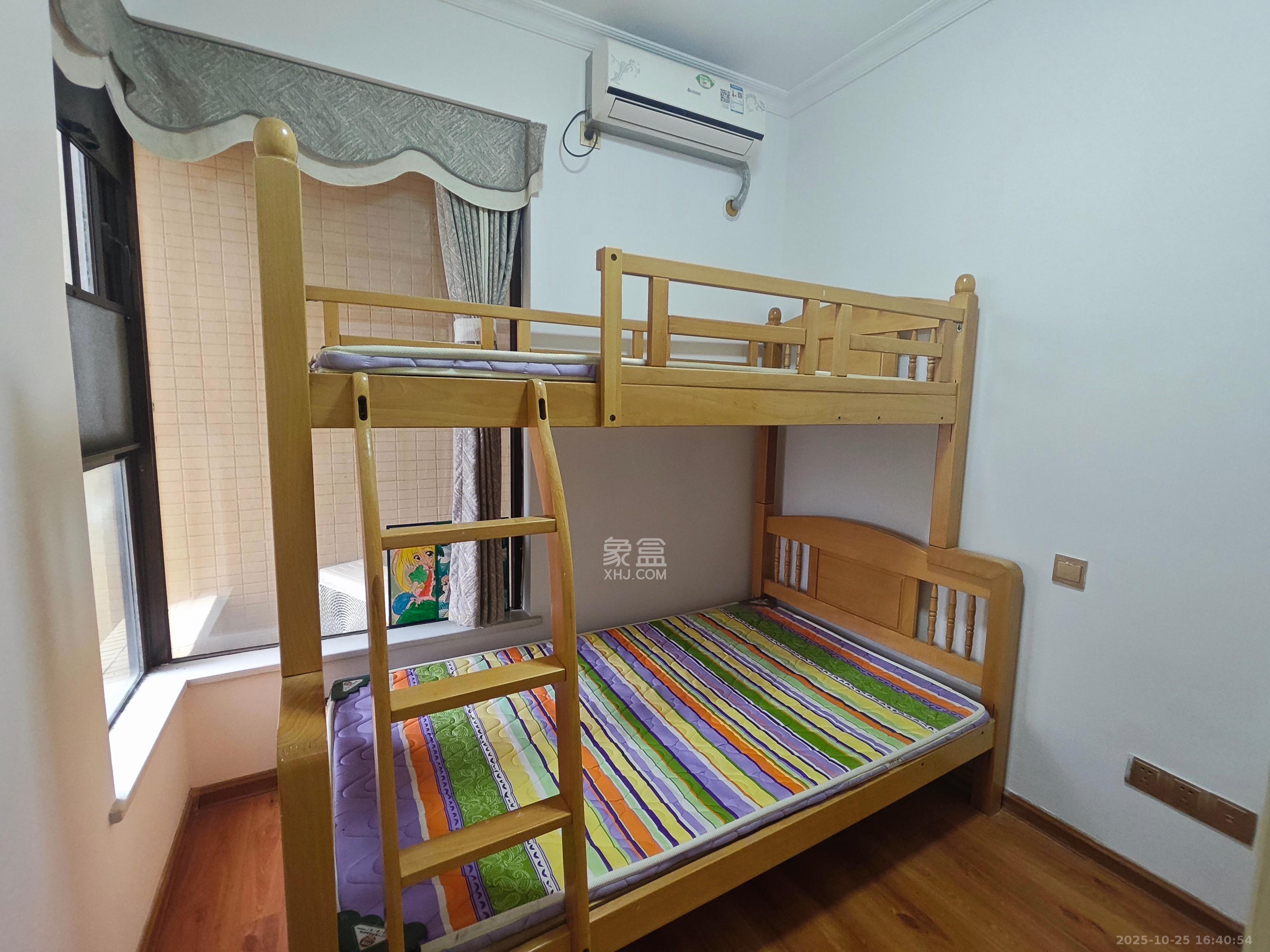 欧莱雅郡  3室2厅1卫    2200.0元/月室内图