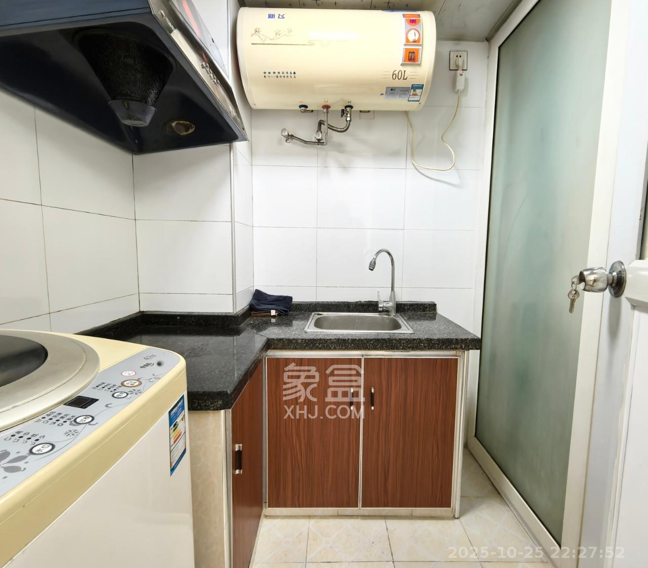 四方小区综合楼（四方嘉丽）  1室1厅1卫    1300.0元/月室内图