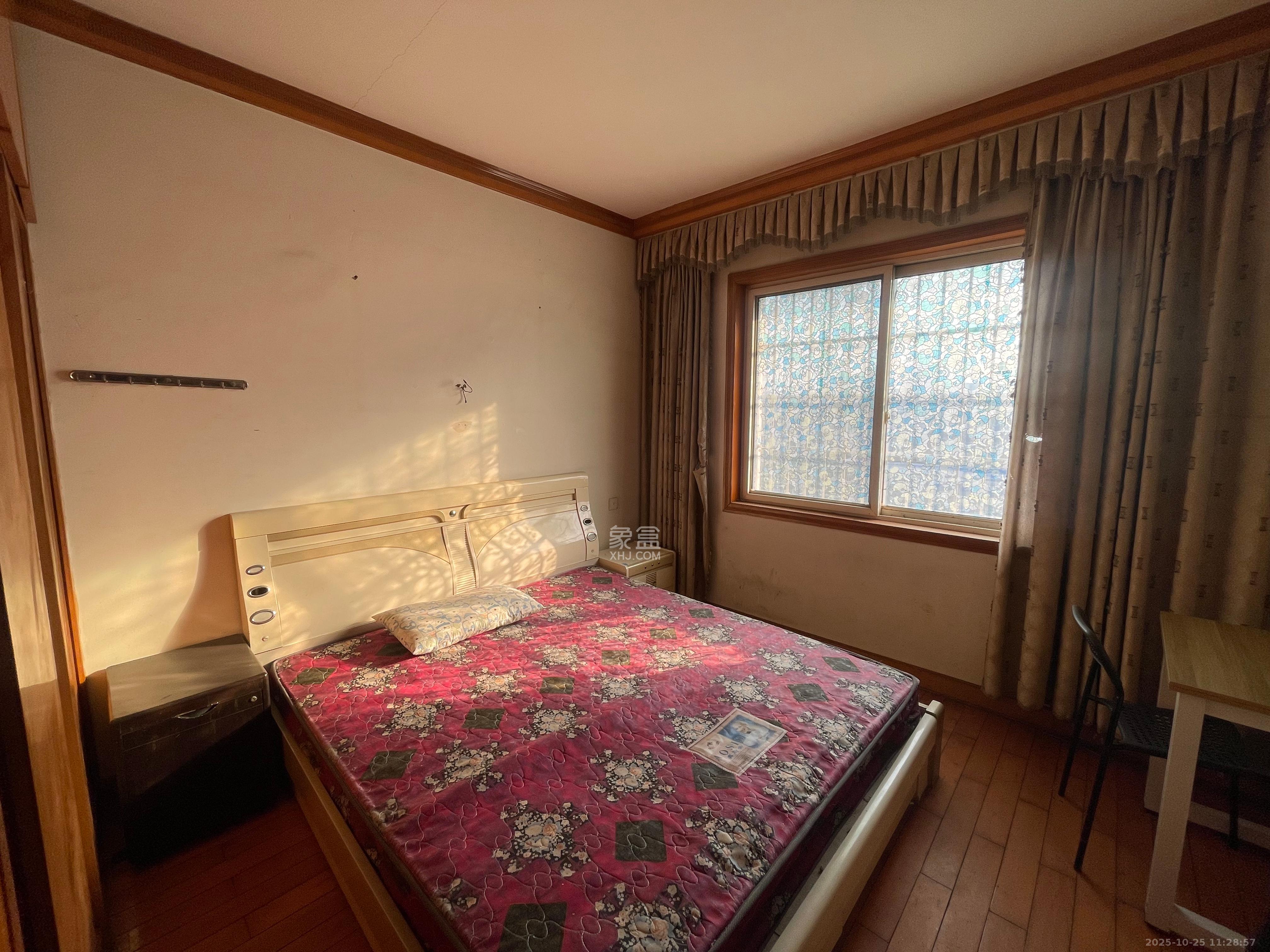 洞井商贸城  4室2厅1卫    1700.0元/月室内图