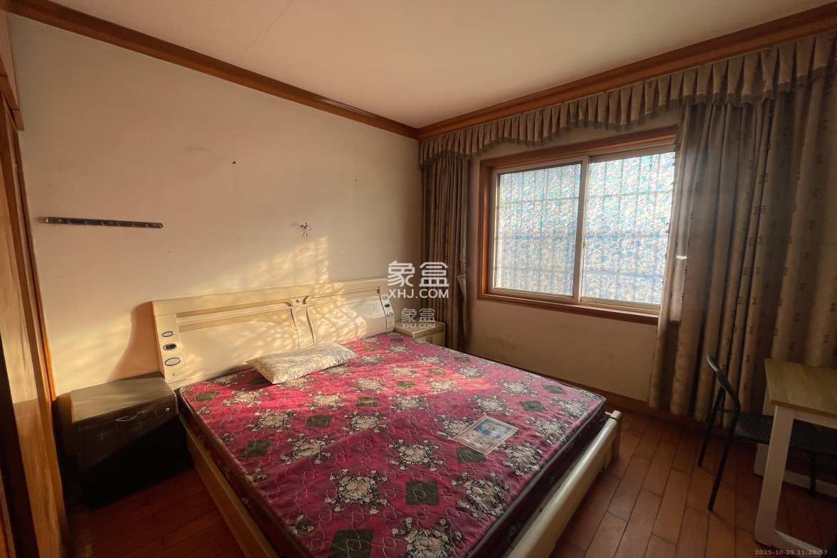 洞井商贸城 4室2厅1卫 1700.0元/月 洞井商贸城 4室2厅1卫 1700.0元/月室内图