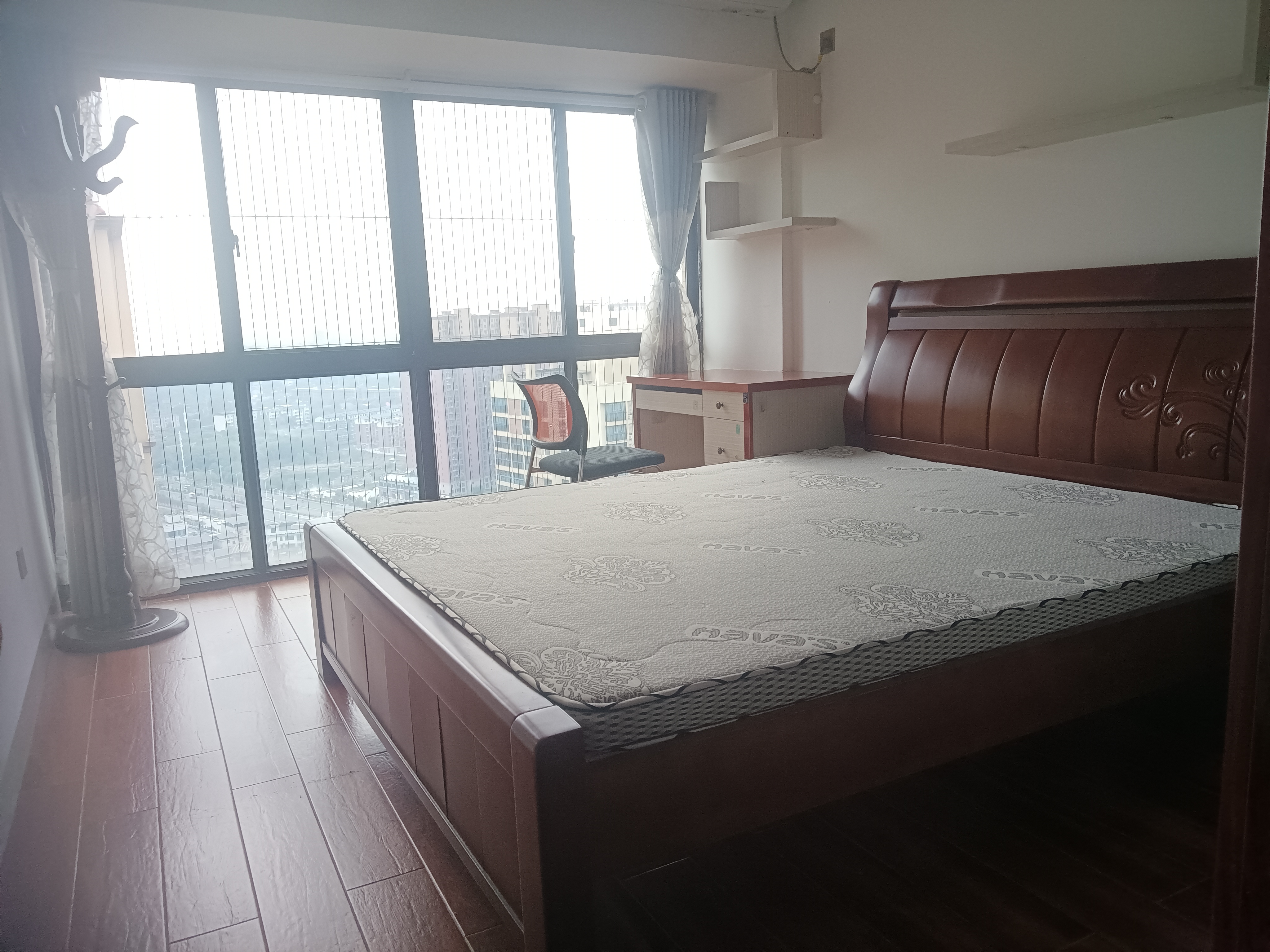 金钟时代城  3室2厅2卫    1800.0元/月室内图