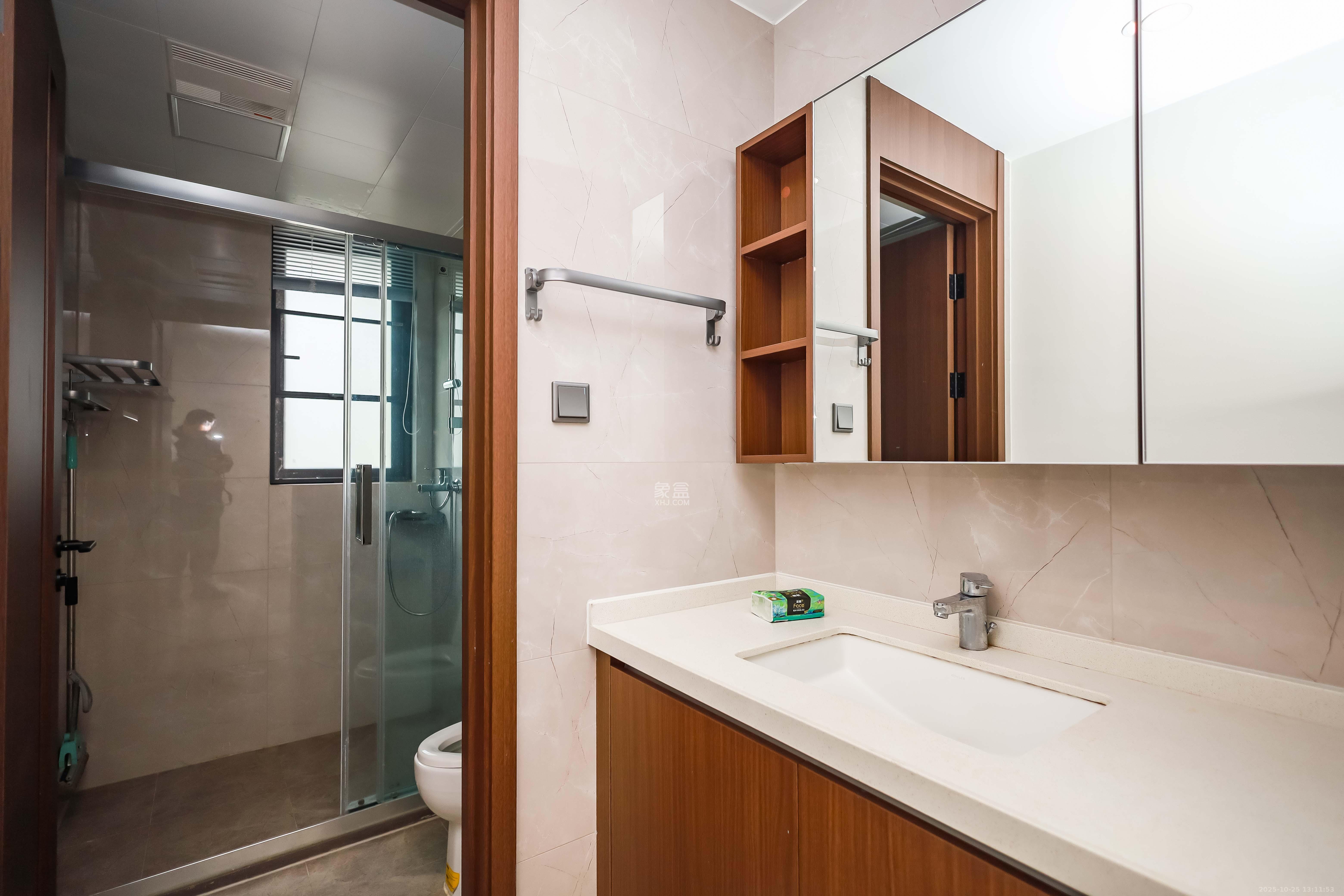 招商雍山湖 4室2厅2卫 238.0万 招商雍山湖 4室2厅2卫 238.0万卫生间