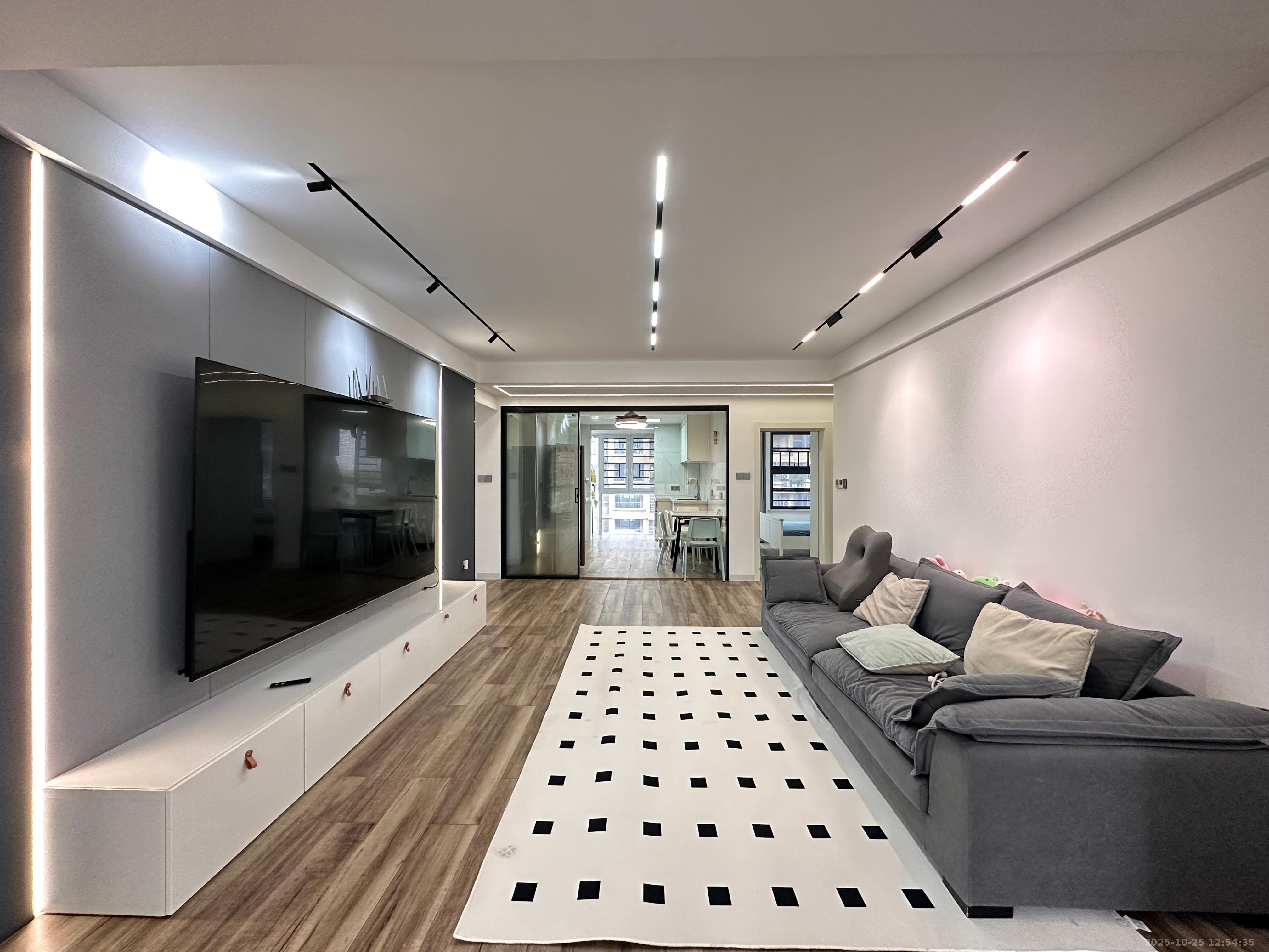 嘉雨兴园  3室2厅2卫    5600.0元/月室内图